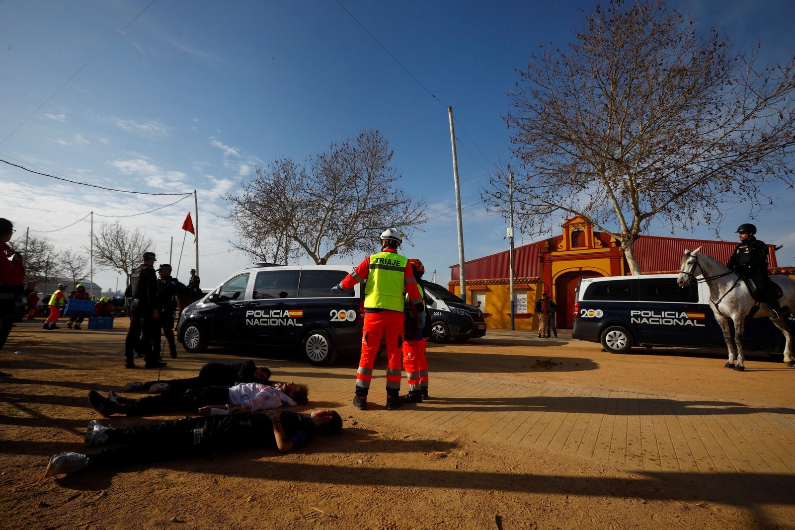 El simulacro de actuación ante una explosión en la Feria de Córdoba, en imágenes