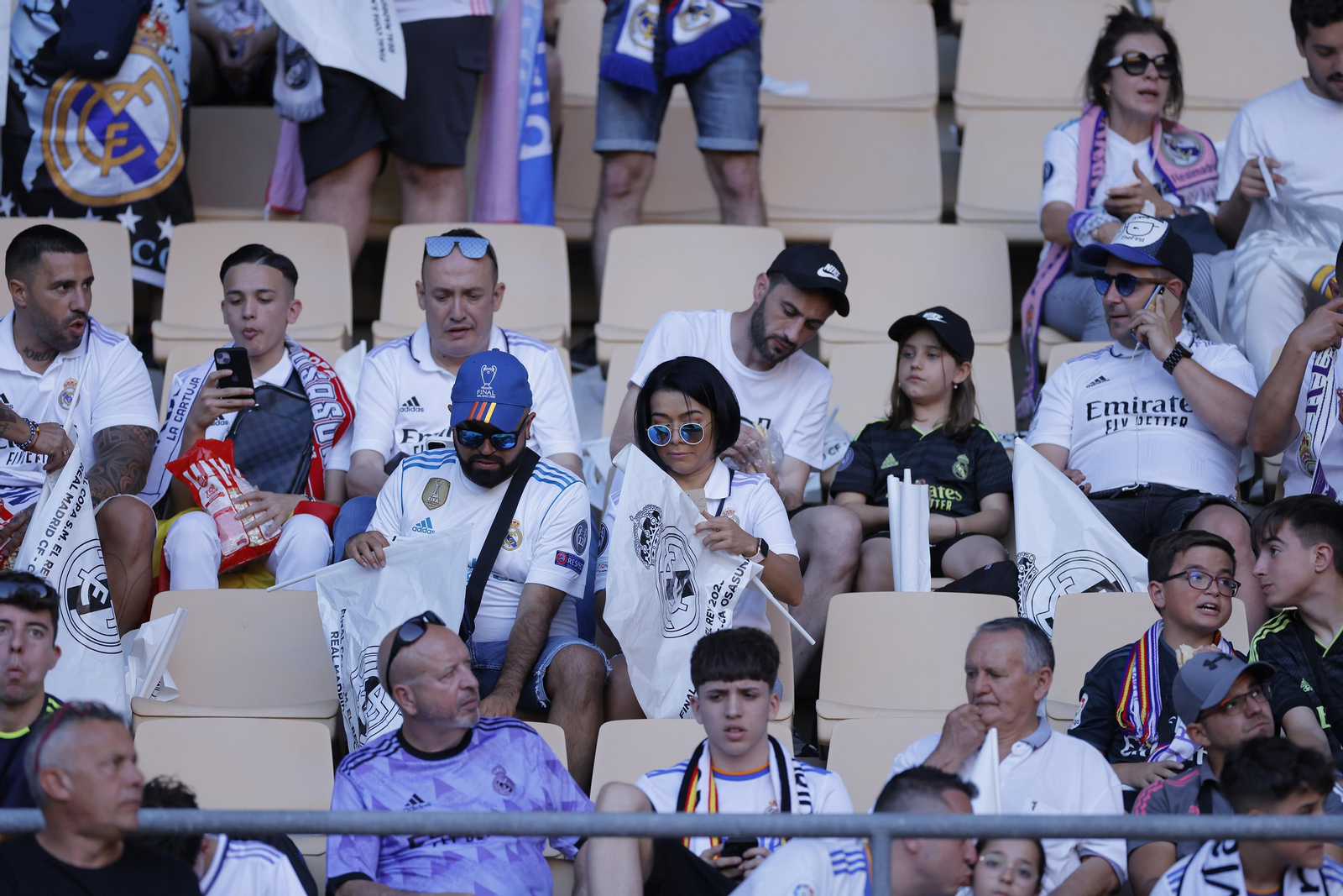 Búscate en las fotos de la final de la Copa del Rey entre el Madrid y el Osasuna