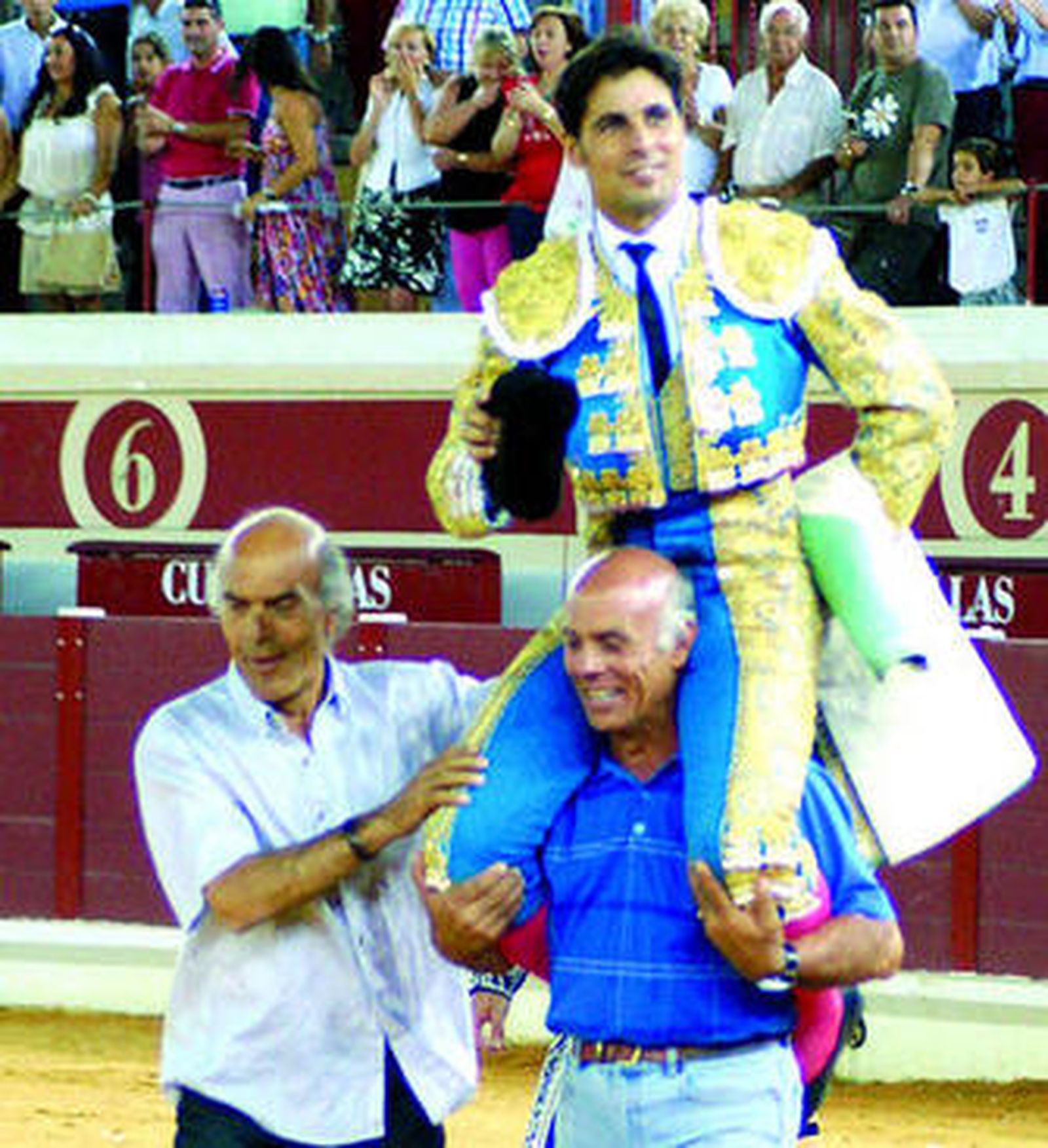 Rivera, en su salida a hombros.