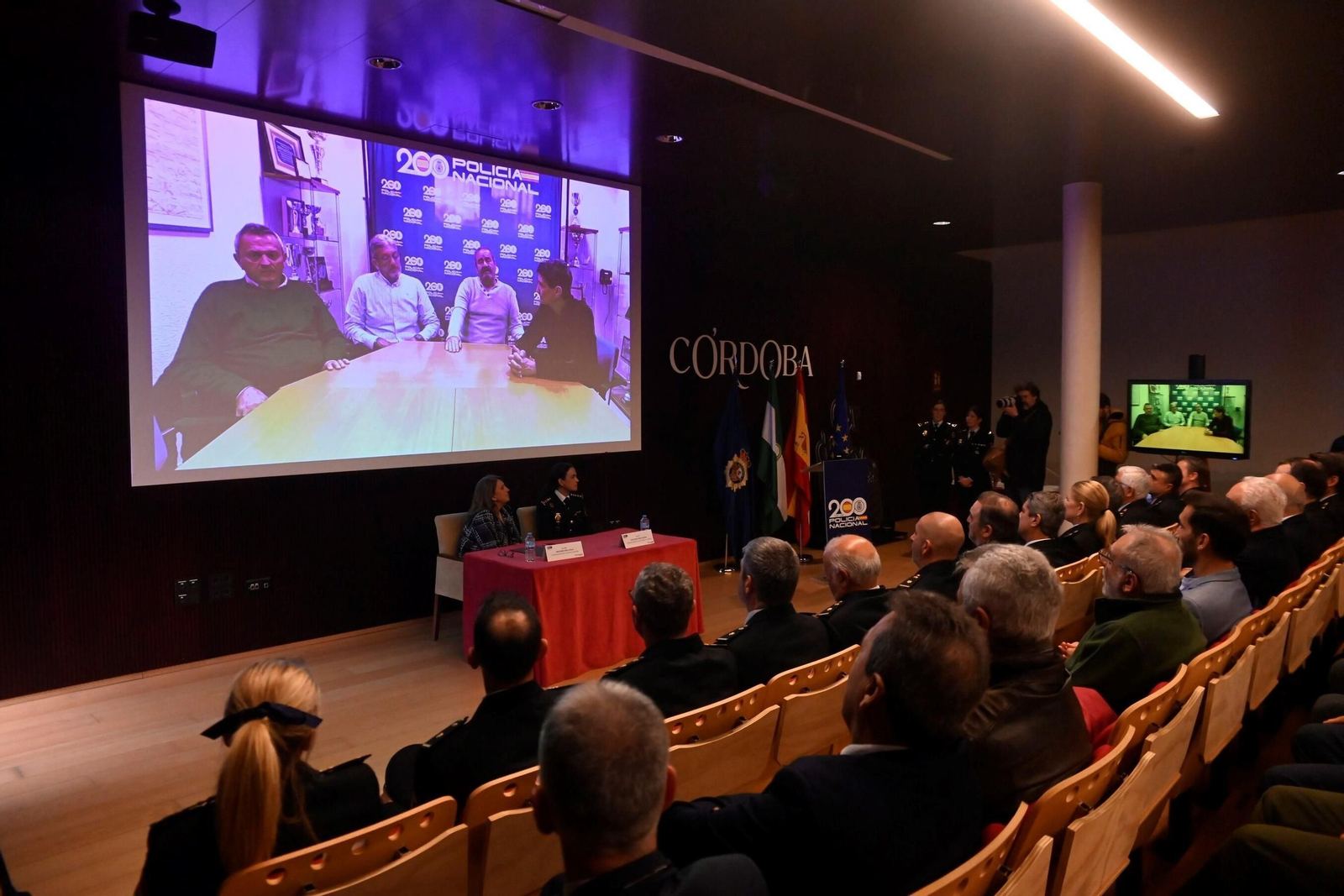 El homenaje de la Policia Nacional de Córdoba a sus agentes jubilados, en imágenes