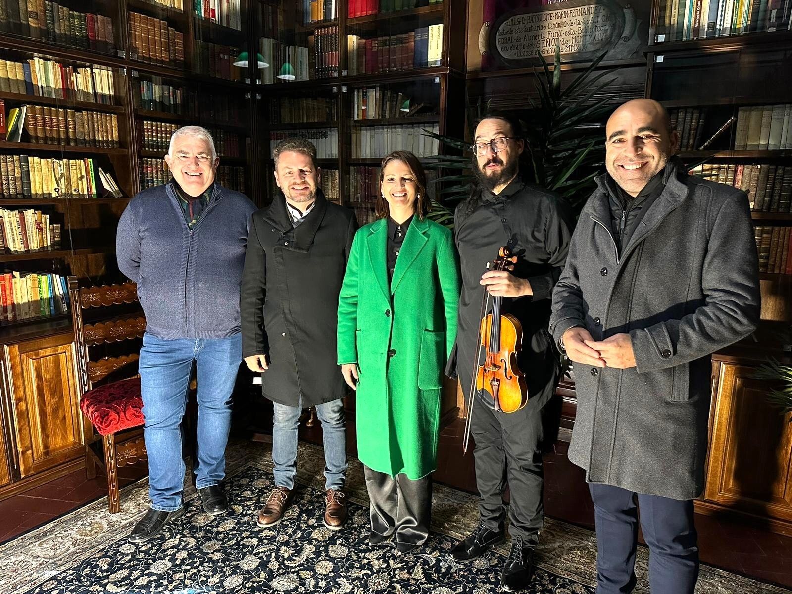 El delegado José Vélez acudió al concierto celebrado en la Biblioteca Santuario del Saliente de Albox.