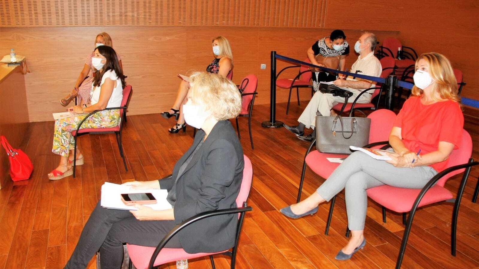 Ediles de la Corporación tuvieron que ocupar la zona habitualmente reservada al público.