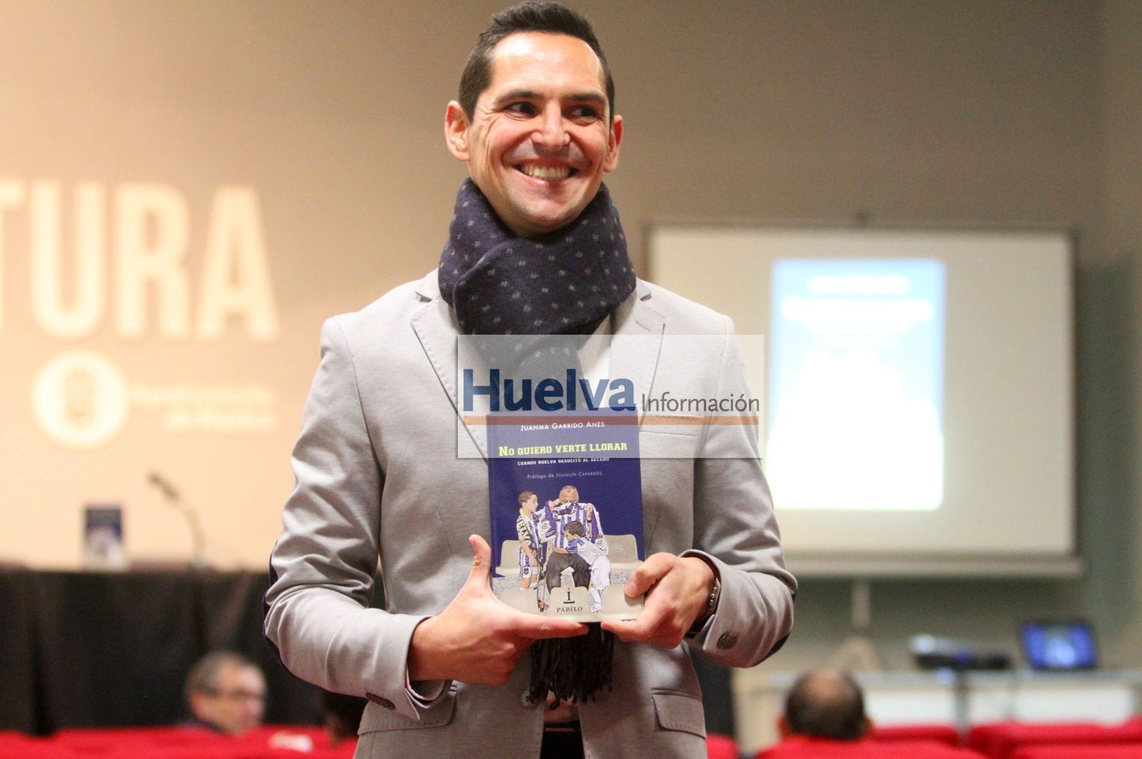 Imágenes de la presentación del libro de Juanma Garrido "No quiero verte llorar".