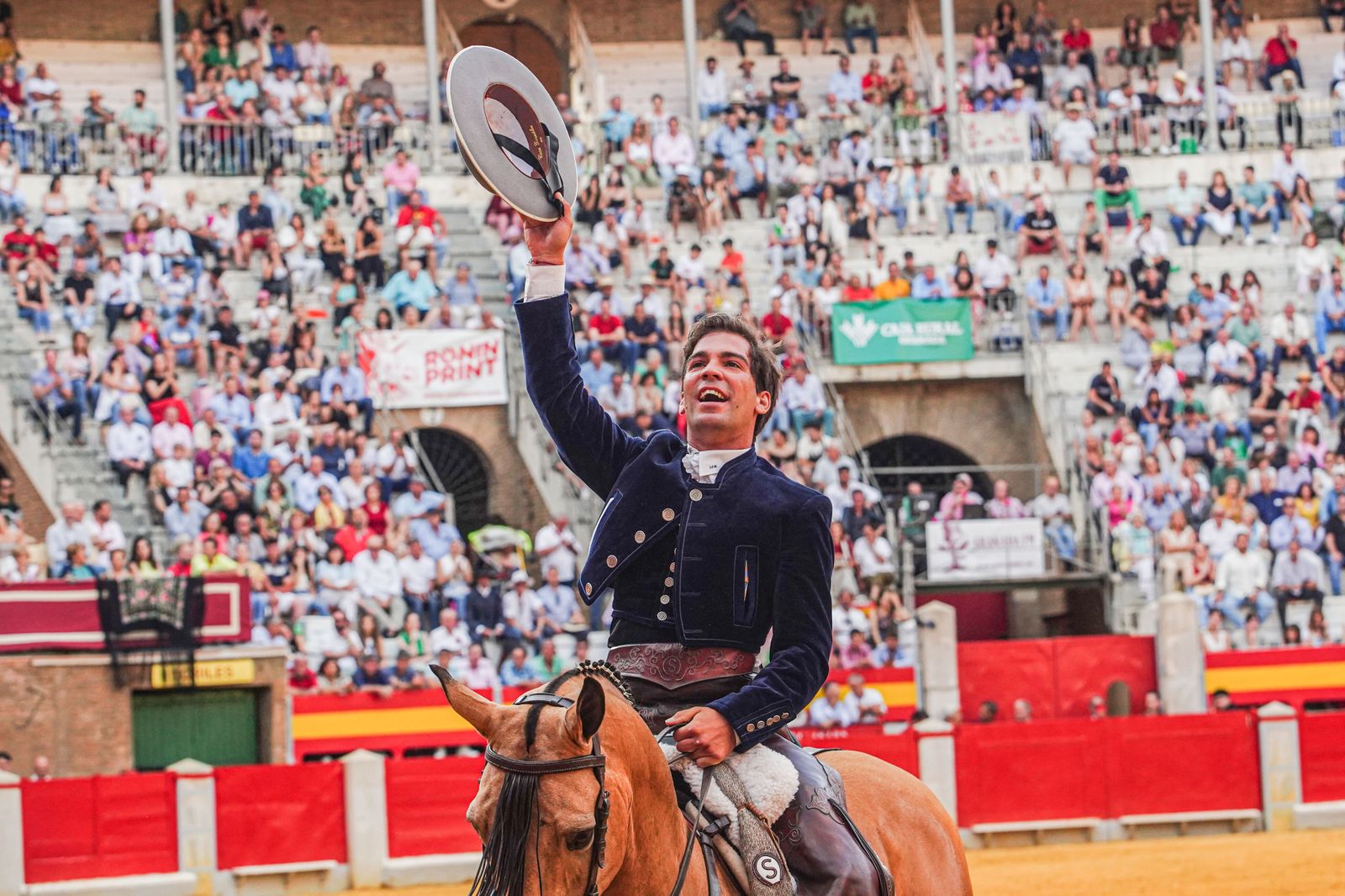 Una gran tarde de rejoneo, en imágenes