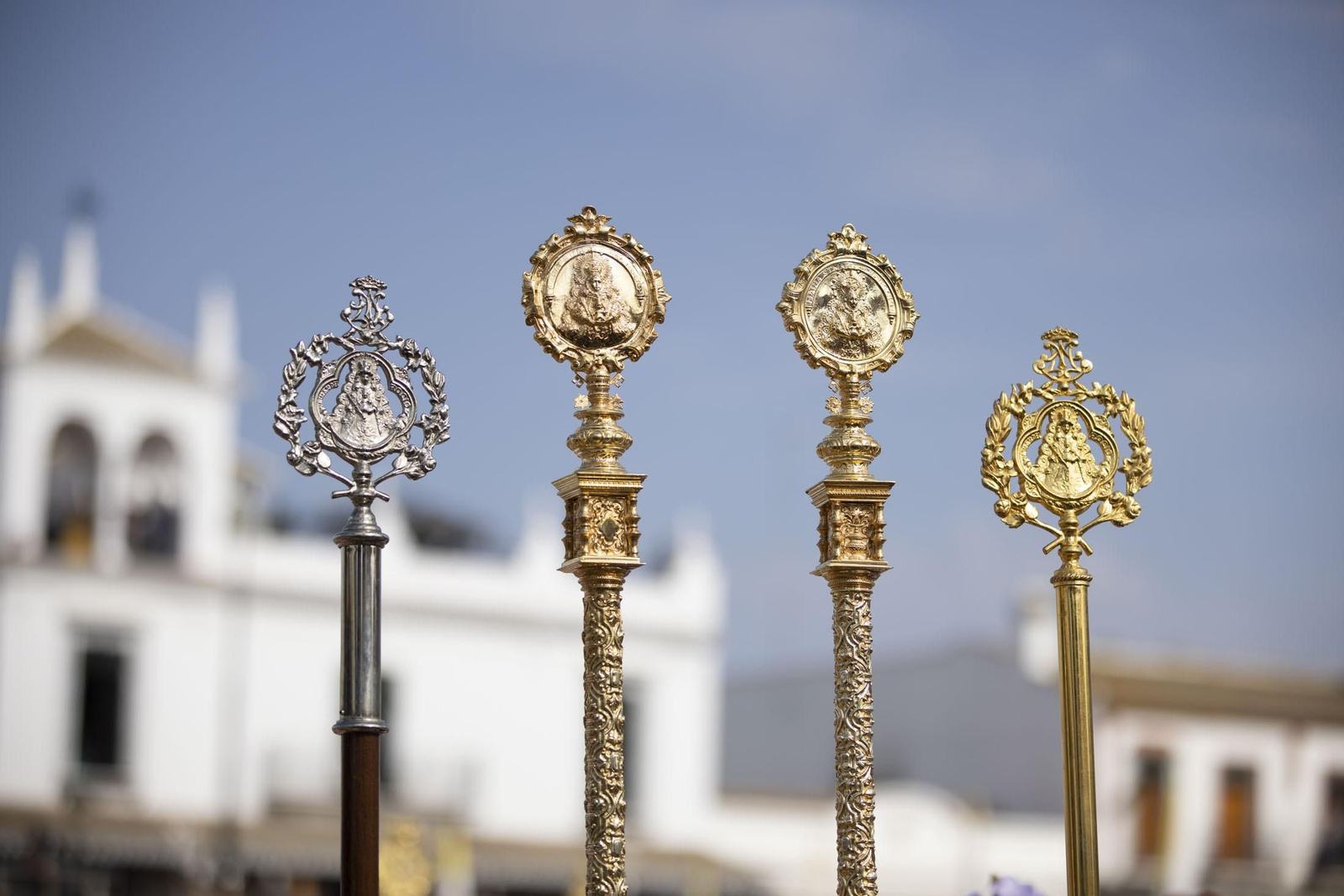 El Rocio 2023: Imágenes de la misa Pontifical del Domingo de Pentecostés