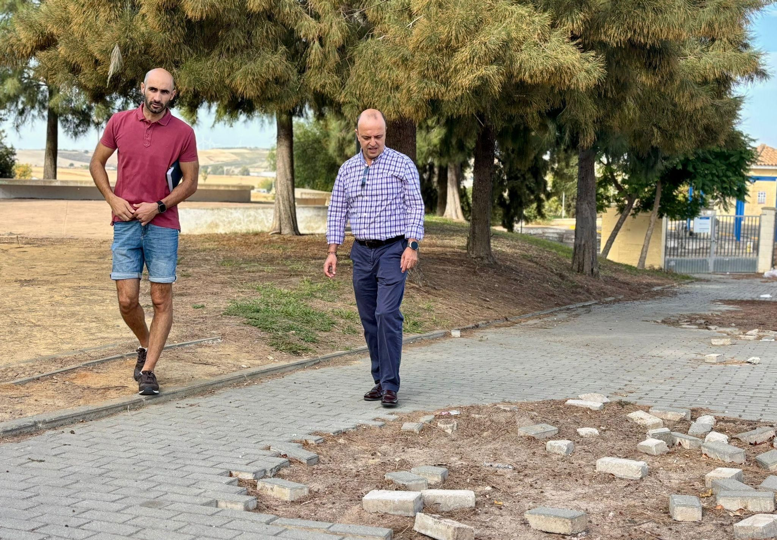 Ignacio Soto, durante su visita a la urbanización Los Villares.