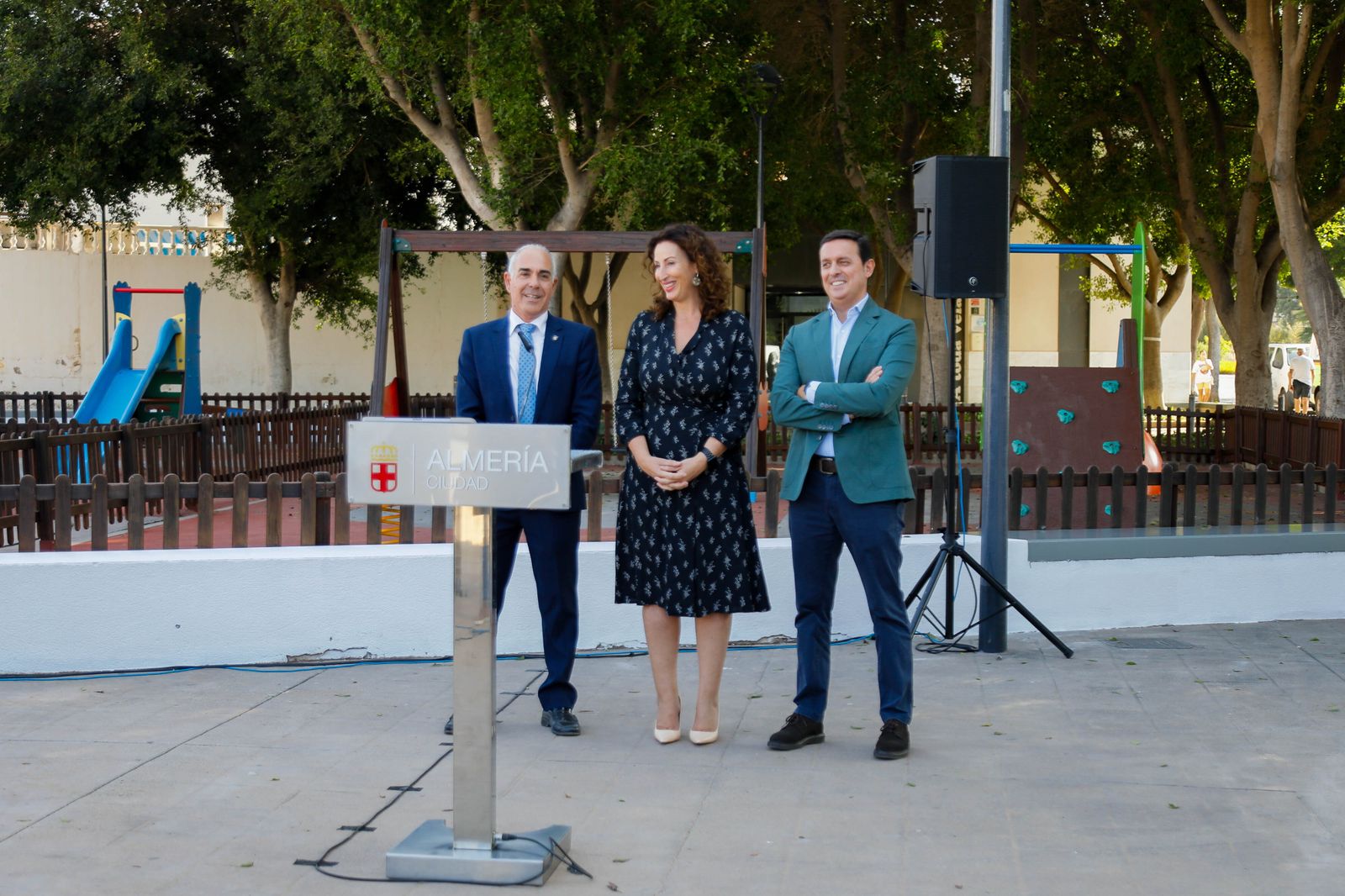 Inauguración de la plaza dedicada al Policía Local Paco Carretero Escribano