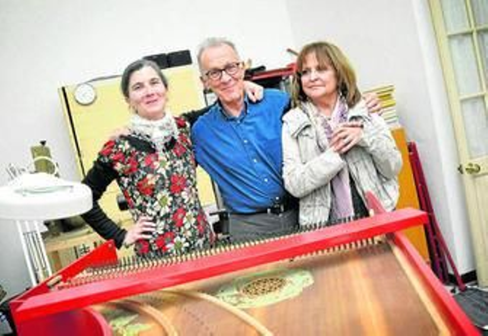 Denise, Antonio de La-Herrán y Reyes Díaz, tras el clavecín. Denise, Antonio de La-Herrán y Reyes Díaz, tras el clavecín.