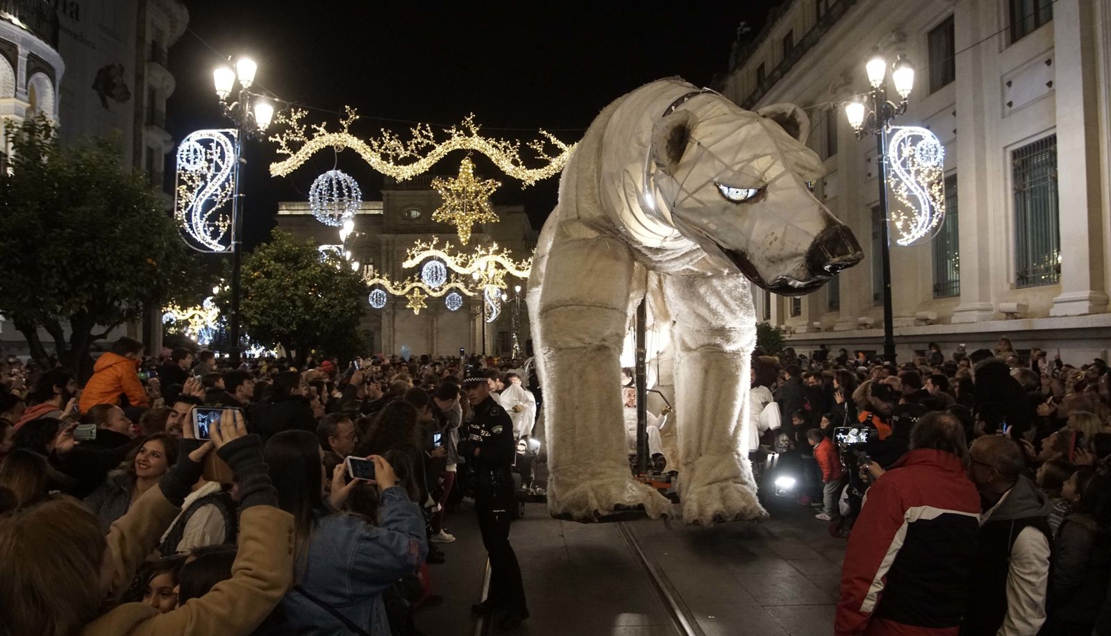 Los osos polares gigantes invaden Sevilla