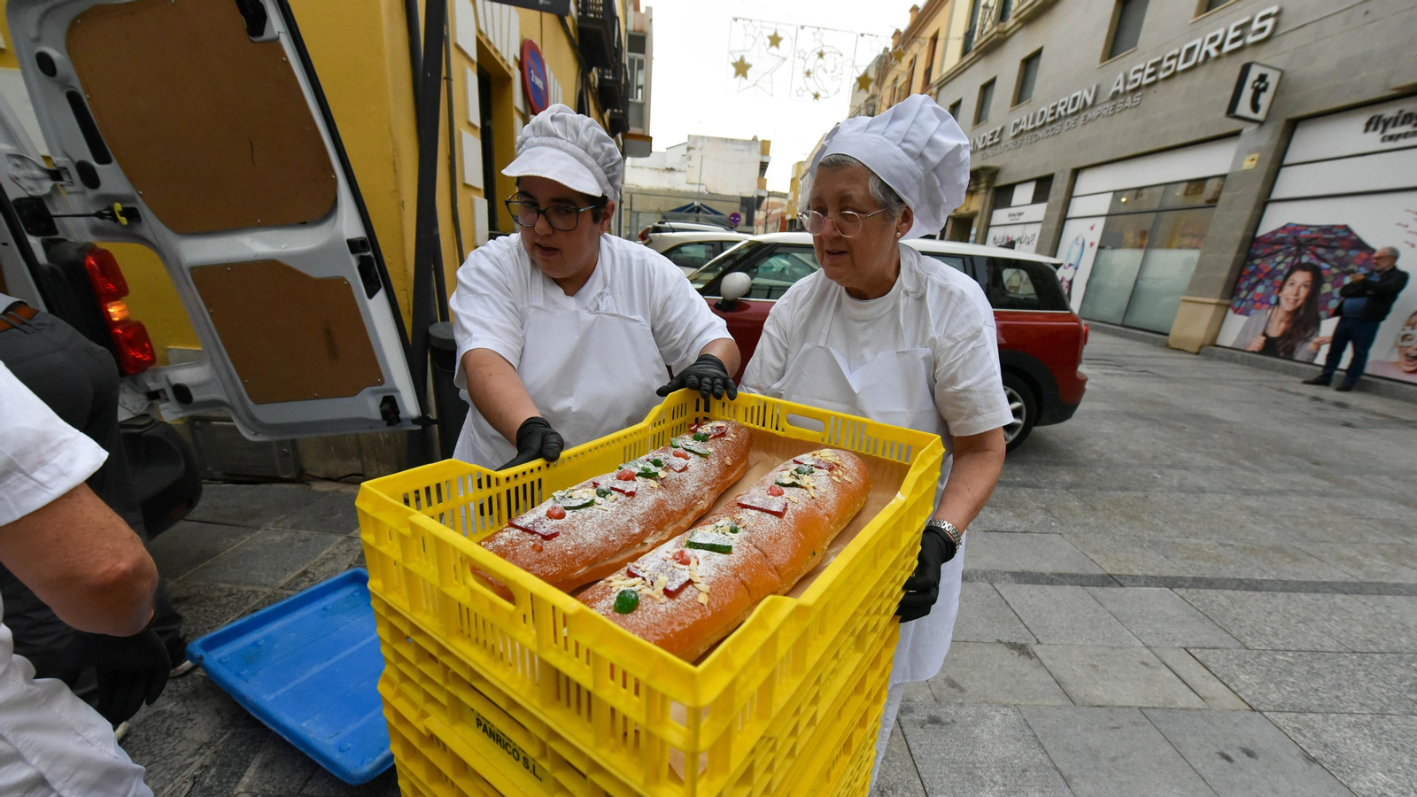 El III roscón de Reyes gigante solidario de Algeciras, en imágenes