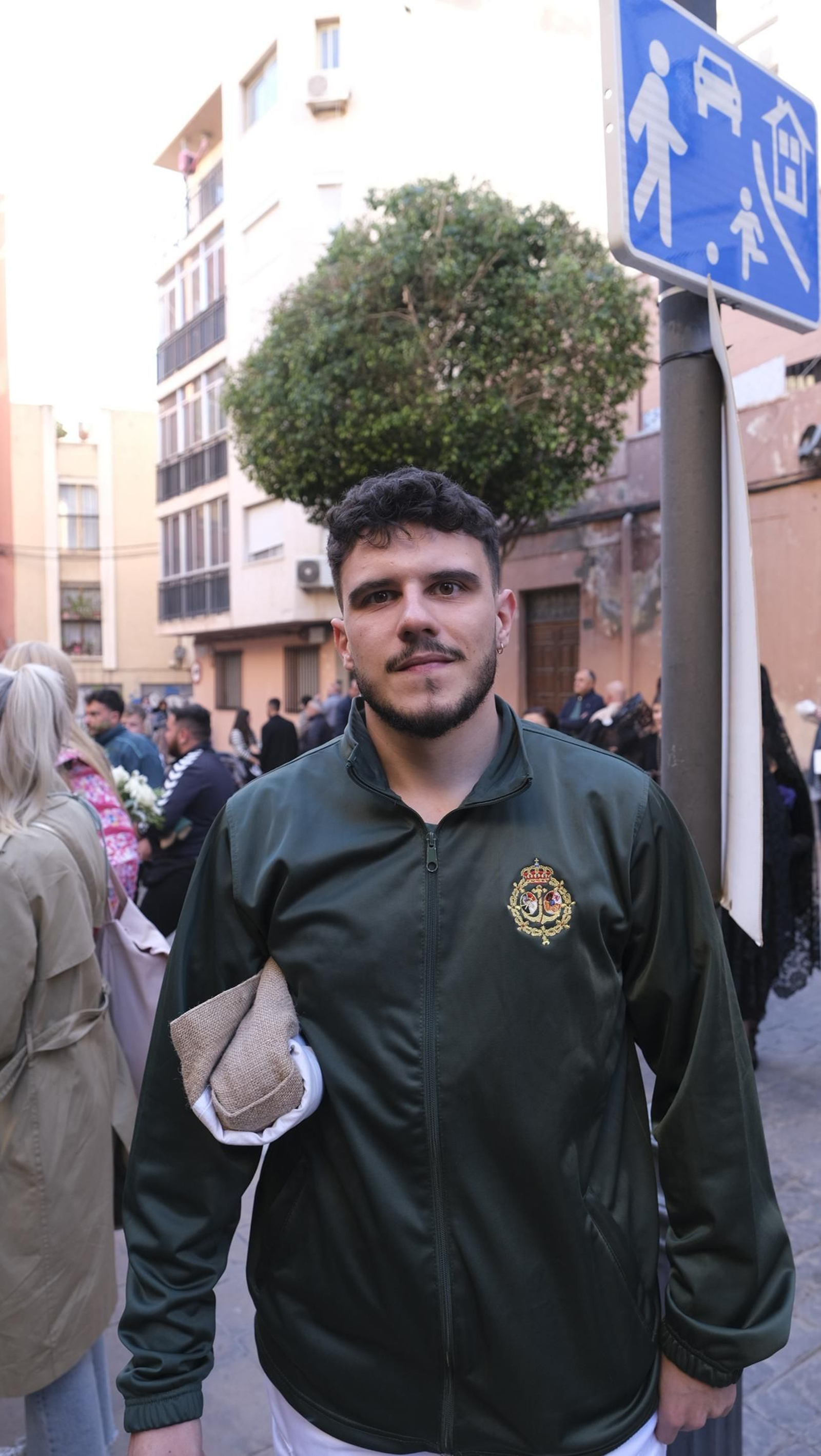 Estudiantes en la Semana Santa de Almería 2025