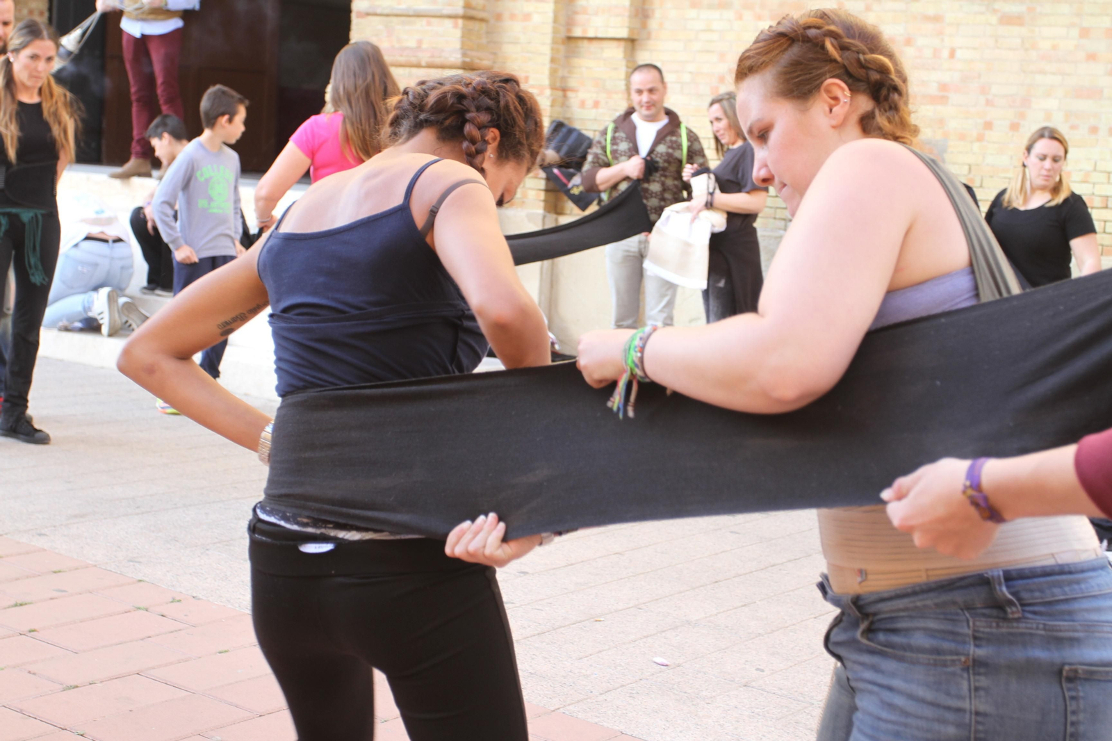 El ensayo de la cuadrilla de mujeres de la Hermandad del Santo Entierro, en imágenes