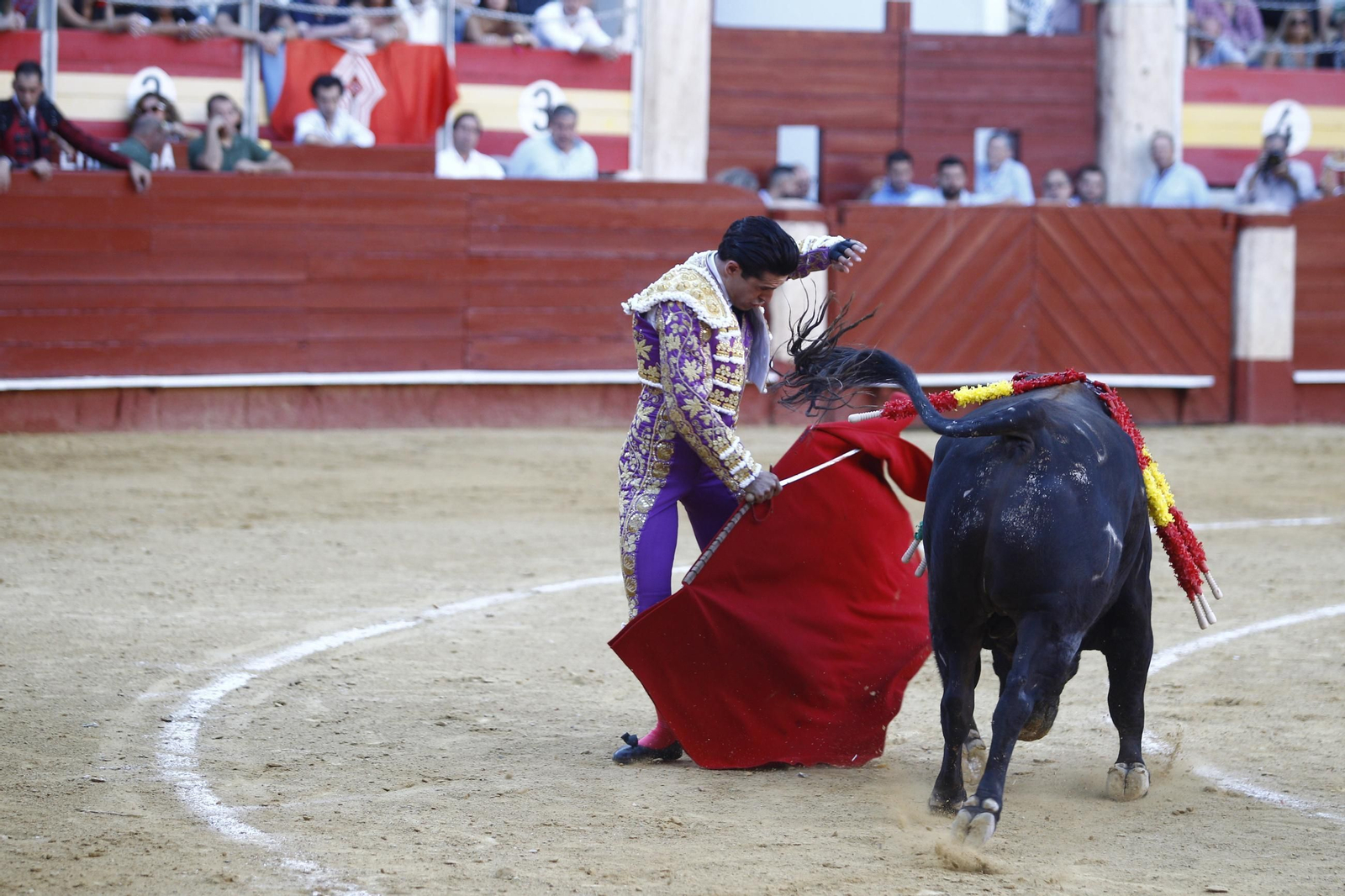 Las mejores imágenes de la corrida de toros de Diego Ventura, Talavante y Pablo Aguado, en Almería