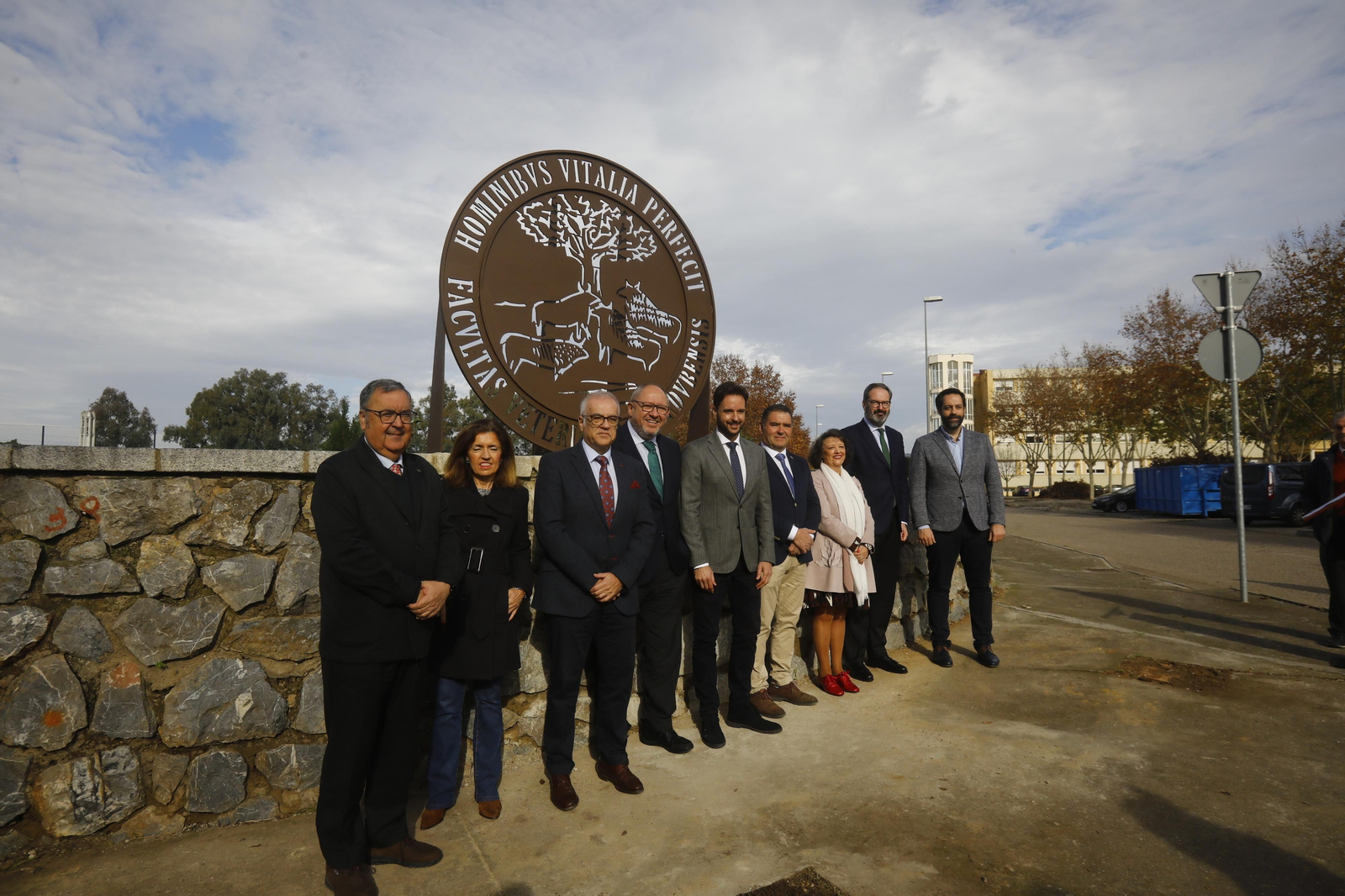Las imágenes de la nueva estatua de la Facultad de Veterinaria de Córdoba en Rabanales Las imágenes de la nueva estatua de la Facultad de Veterinaria de Córdoba en Rabanales
