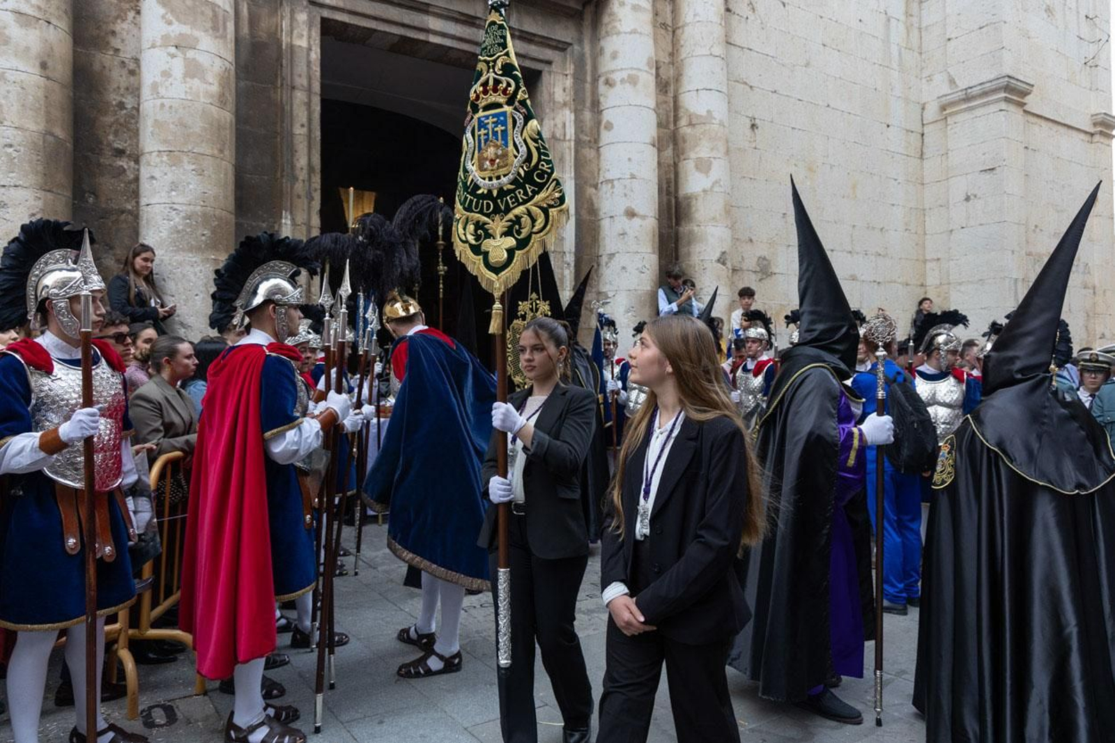 Los jiennenses arropan a las tres cofradías de la tarde en un Domingo de Ramos más caluroso de lo esperado (II)