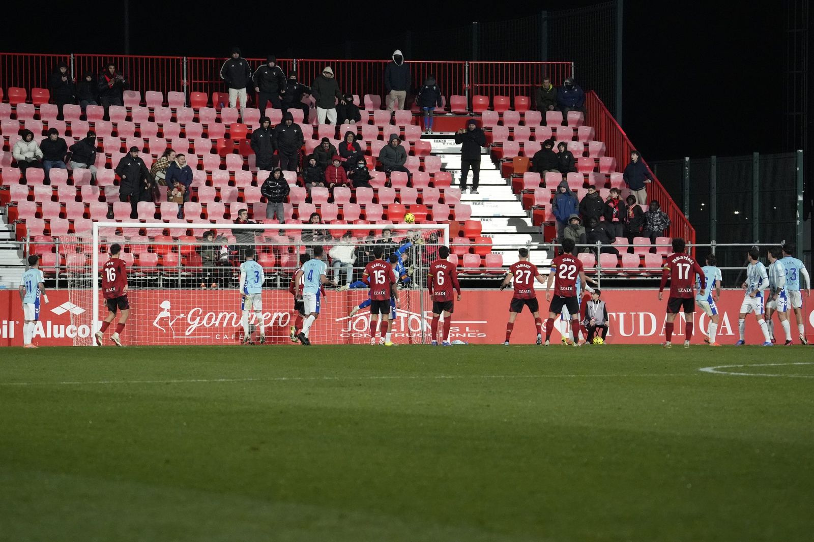 El Mirandés-Málaga CF, en fotos