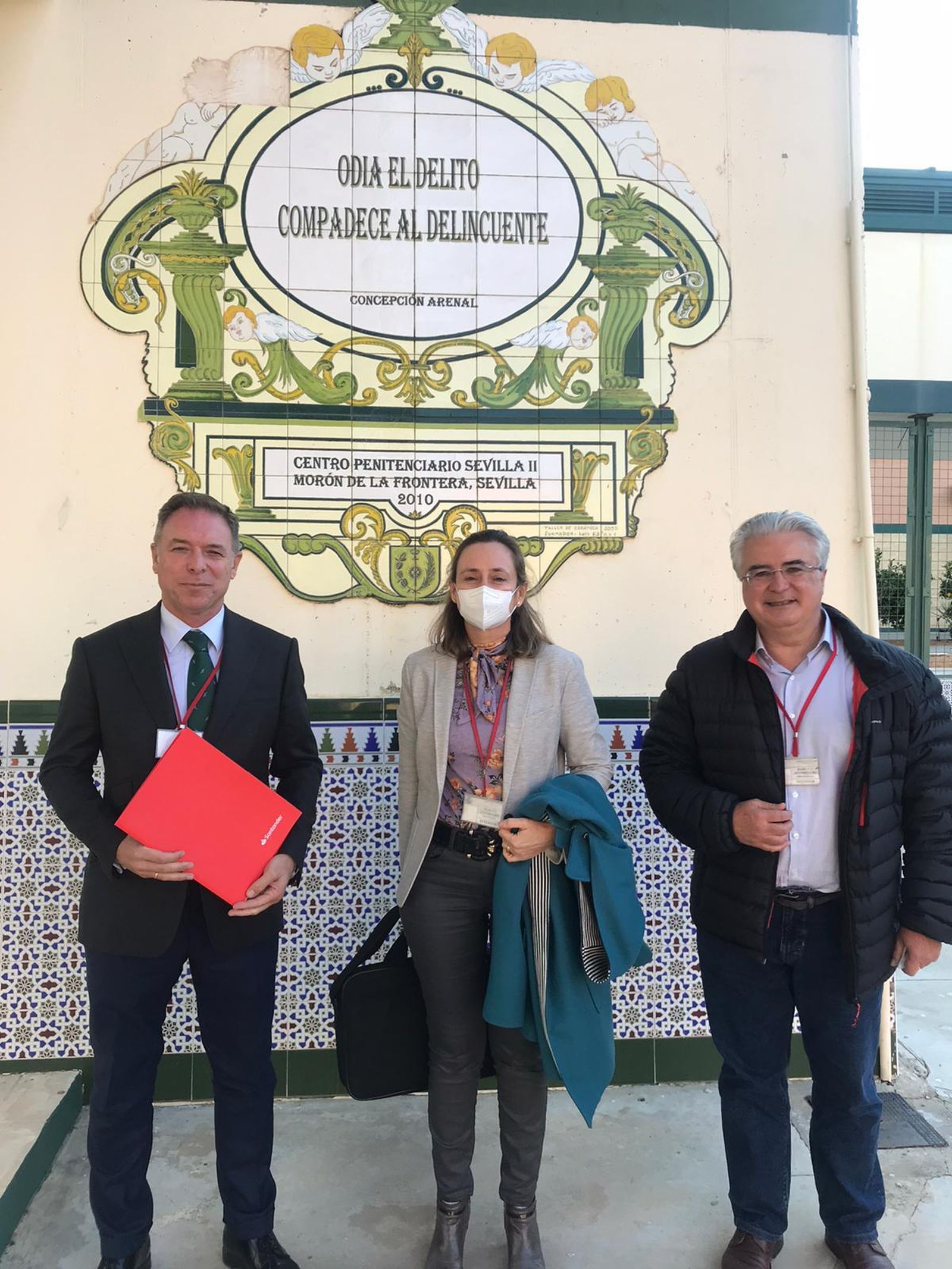 El director territorial del Santander, Manuel de la Cruz, Carmen Fernández y Juan Jurado.