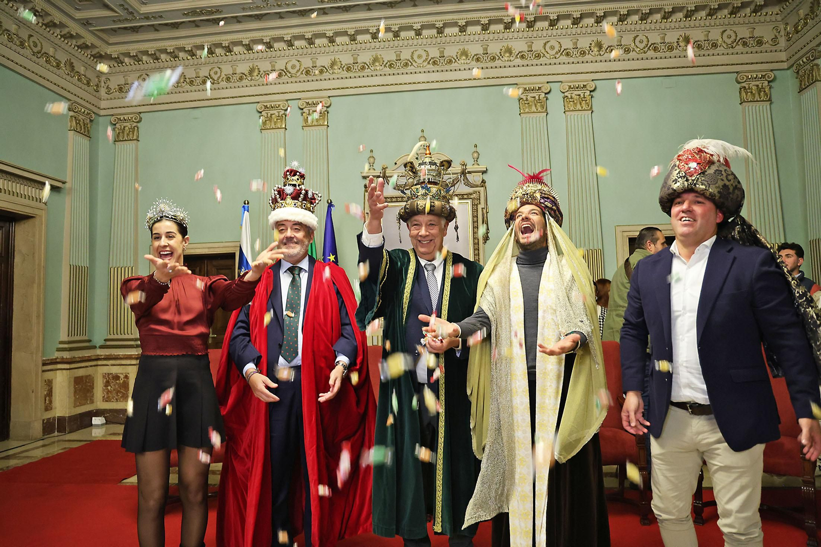 Imágenes de la Coronación de sus Majestades los Reyes Magos de Huelva 2025