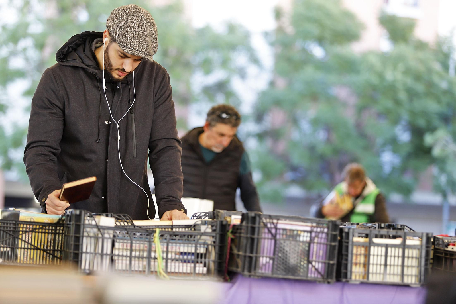 Imágenes del mercadillo solidario de Ayre en Huelva