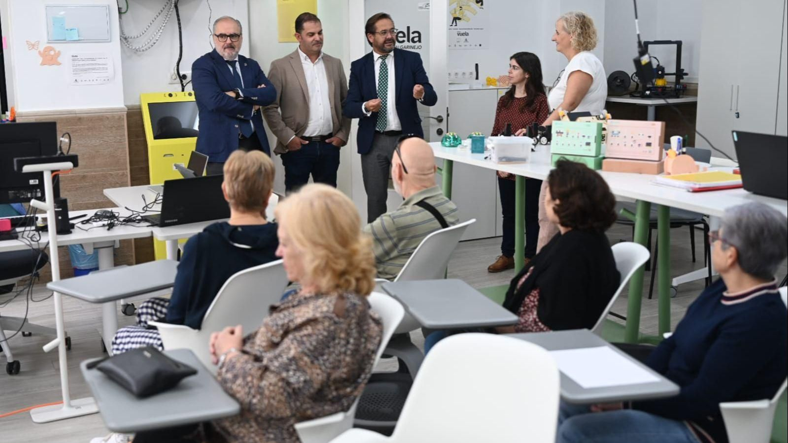 Los delegados Antonio Granados y Luis Recuerda, visitan junto al alcalde de Algarinejo, Jorge Sánchez, el Punto Vuela del municipio