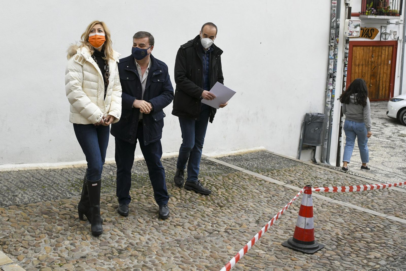 Fotos: acción contra el vandalismo y la suciedad en el Albaicín