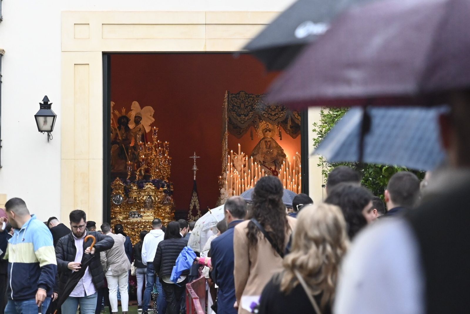 Intimidad en la Merced en este Lunes Santo de Córdoba, en imágenes