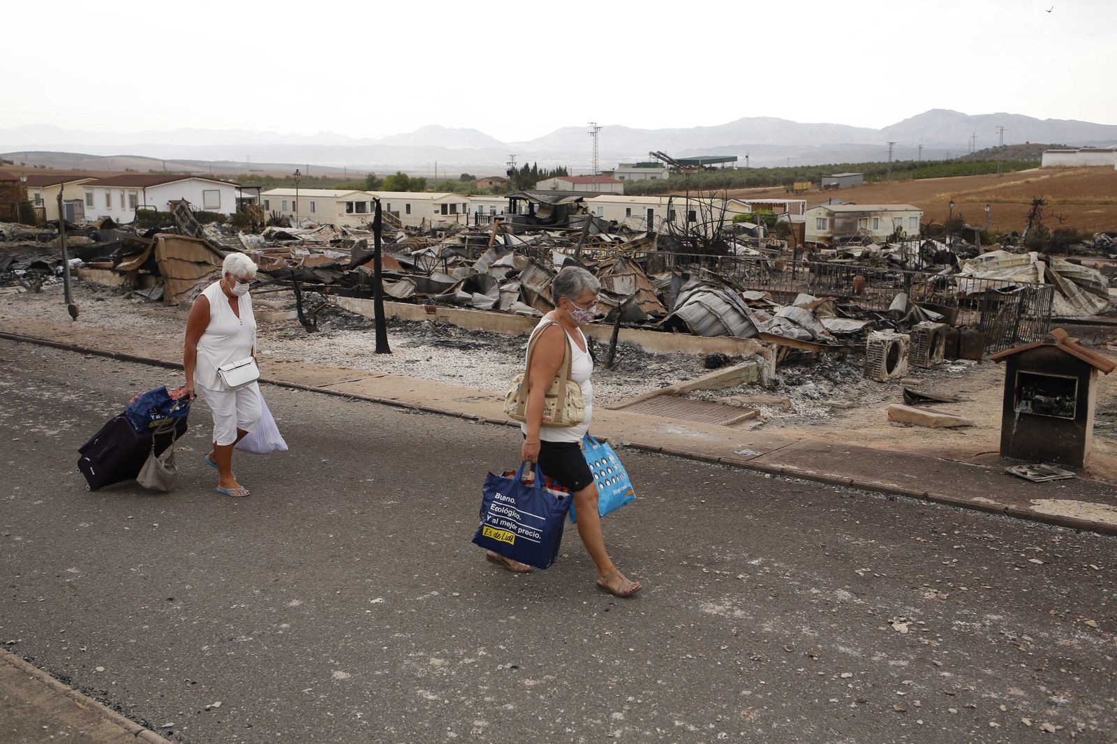 Las fotos del camping de Mollina, arrasado por el incendio