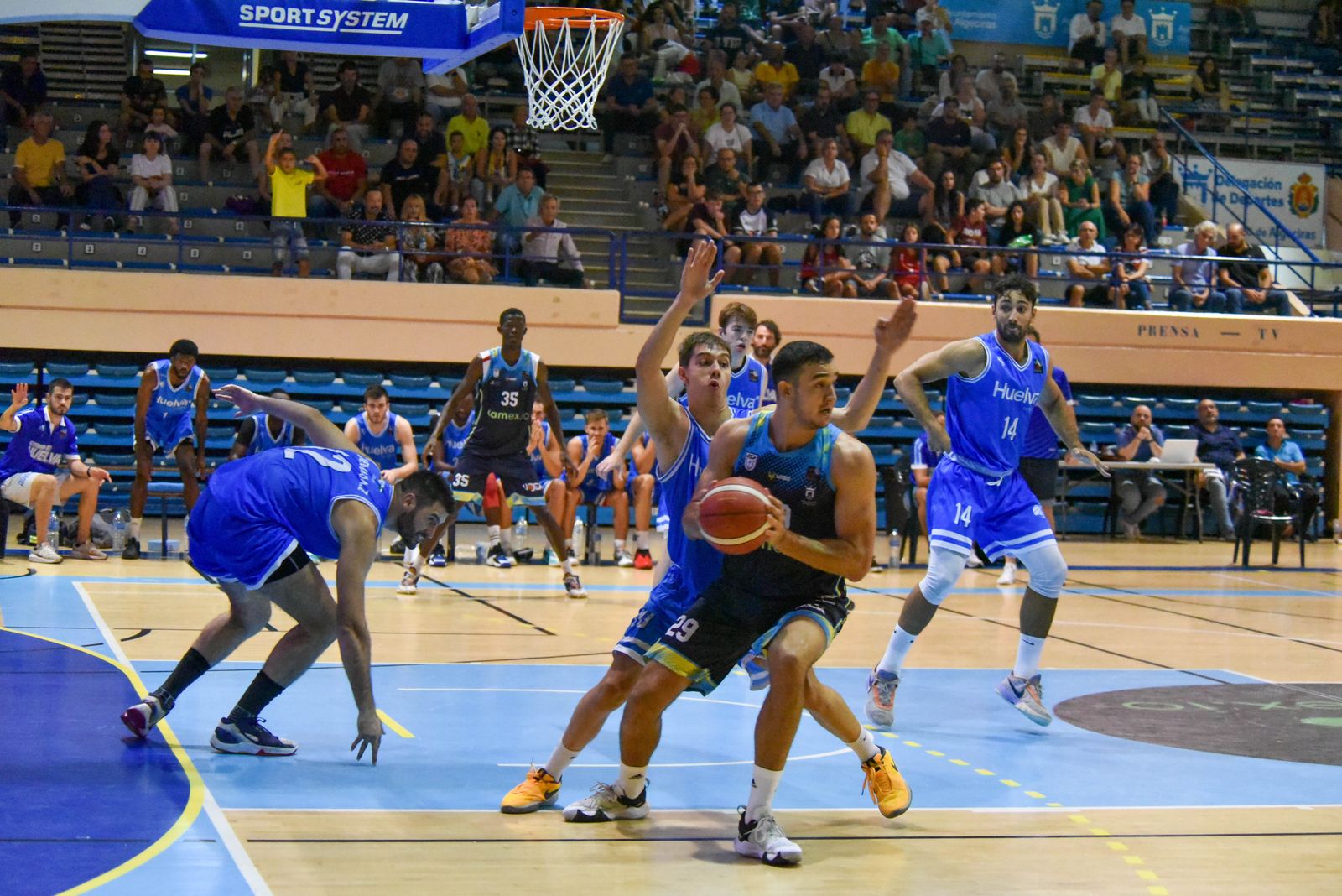 Las fotos del Udea - Ciudad de Huelva de la Copa Diputación de baloncesto