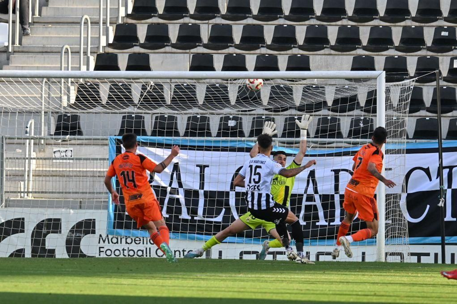 Imágenes del triunfo del Xerez CD ante la Balona en La Línea