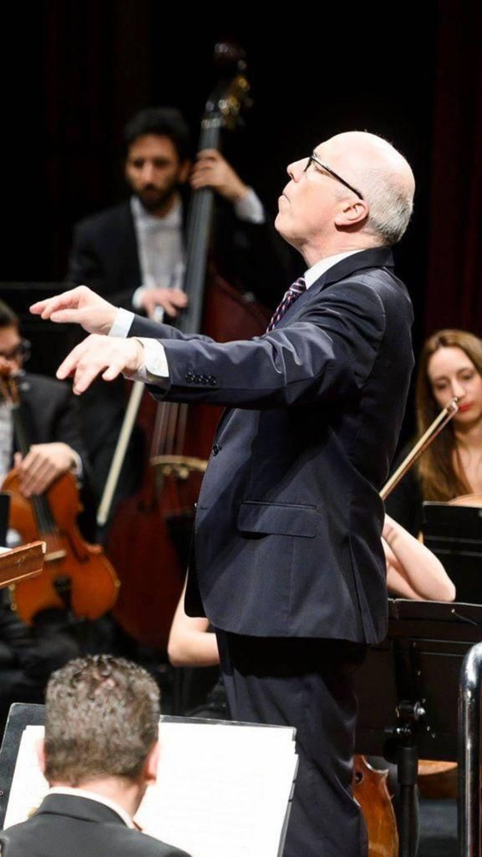 El director de orquesta Michael Thomas.