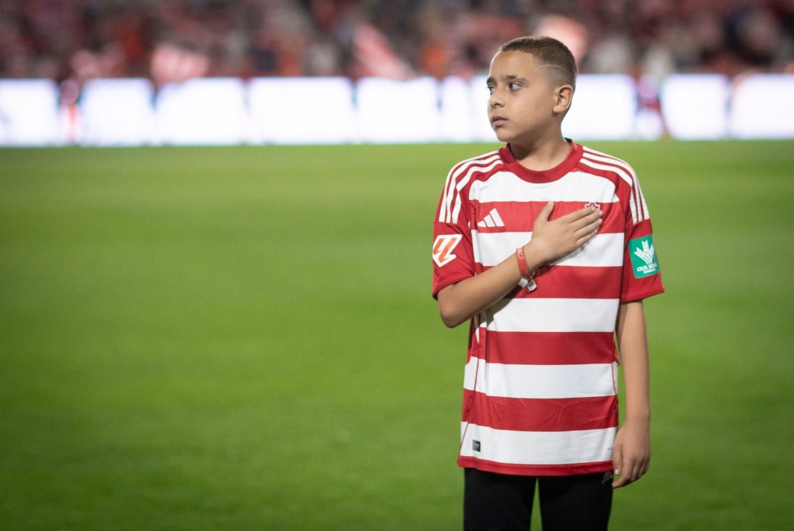 Encuéntrate en la grada de Los Cármenes en el Granada-Real Sociedad 'B'