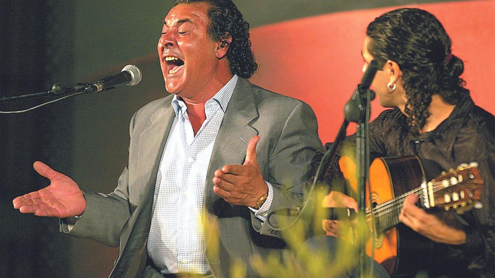 Lorenzo Gálvez, con Manuel Jero en un Viernes Flamenco.