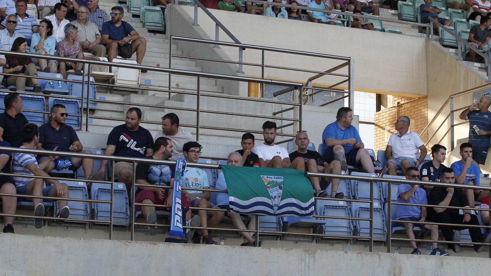 No faltaron las banderas del desaparecido Poli Ejido.