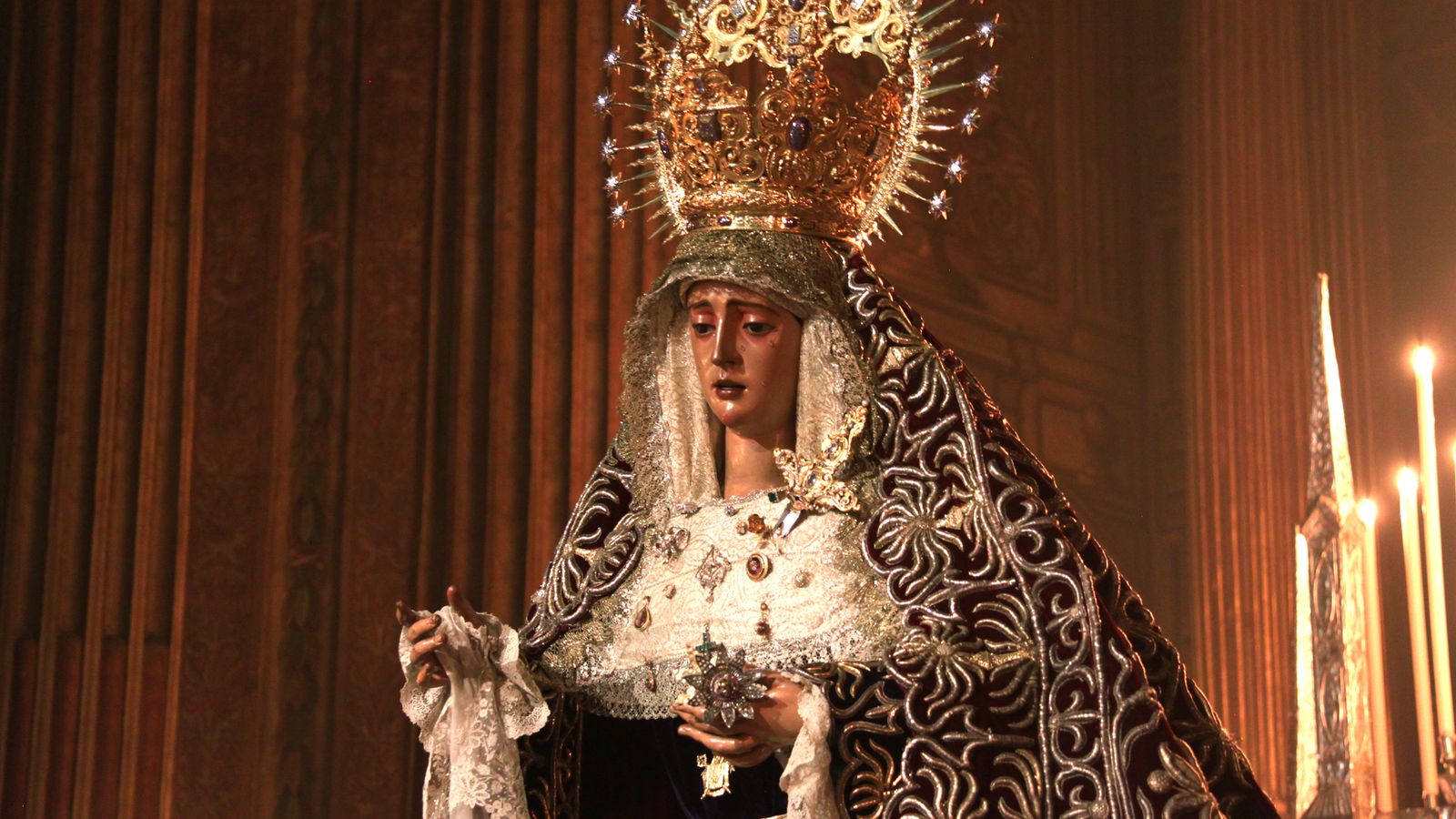 La Virgen del Valle en solemne veneración