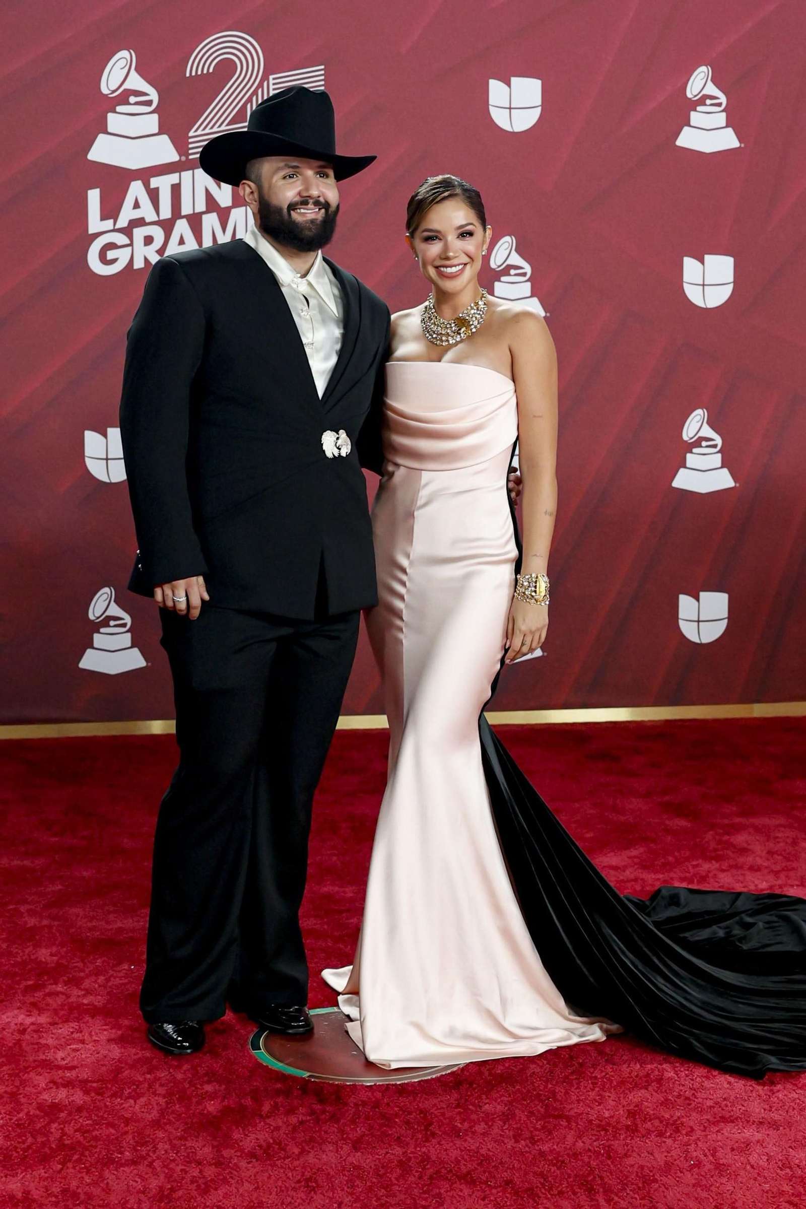Todos los famosos, tendencias y curiosidades en la alfombra roja de la 25 edición de los Grammy Latinos
