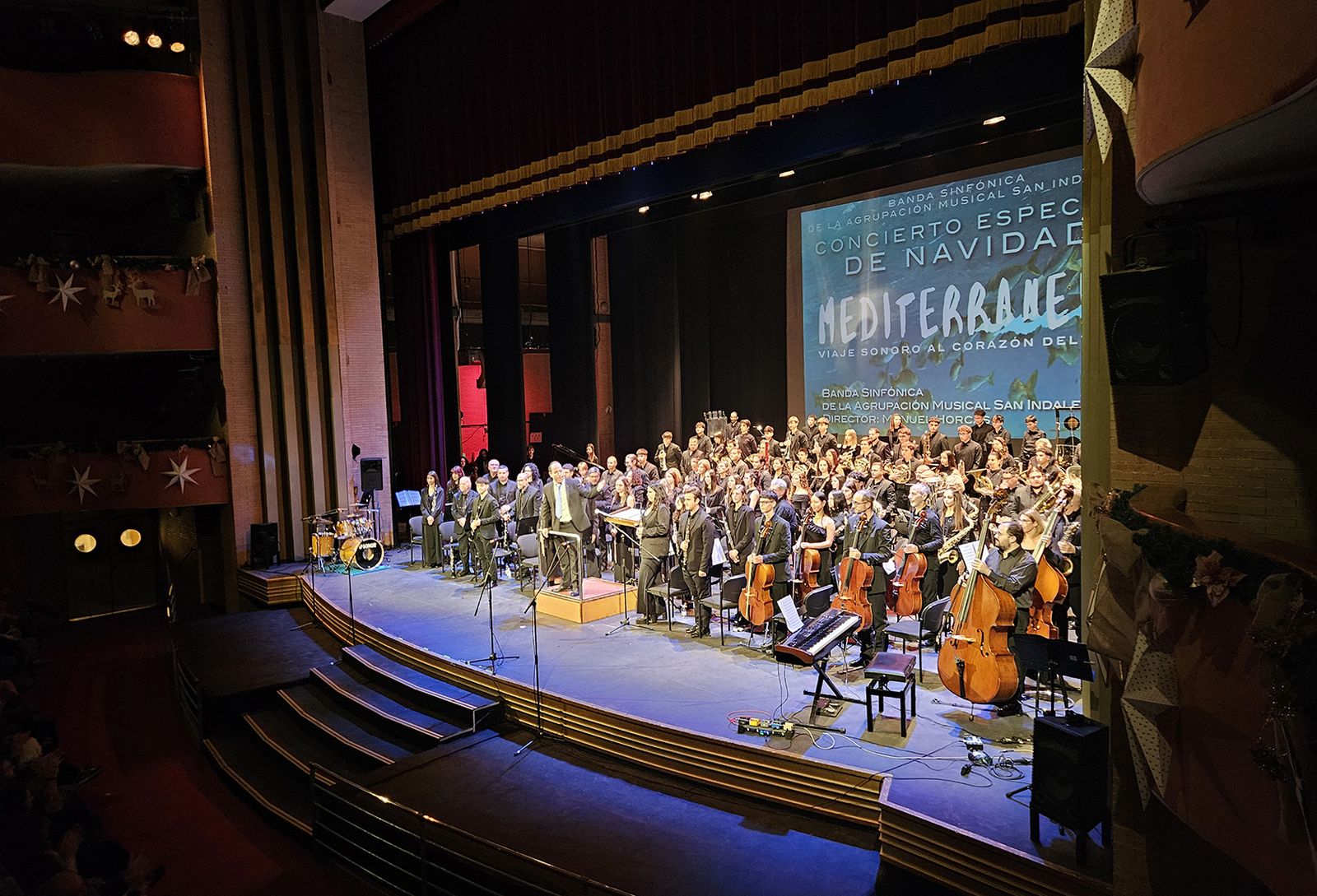 La Agrupación Musical San Indalecio dirigida por Manuel Horcas durante su concierto en el Maestro Padilla.