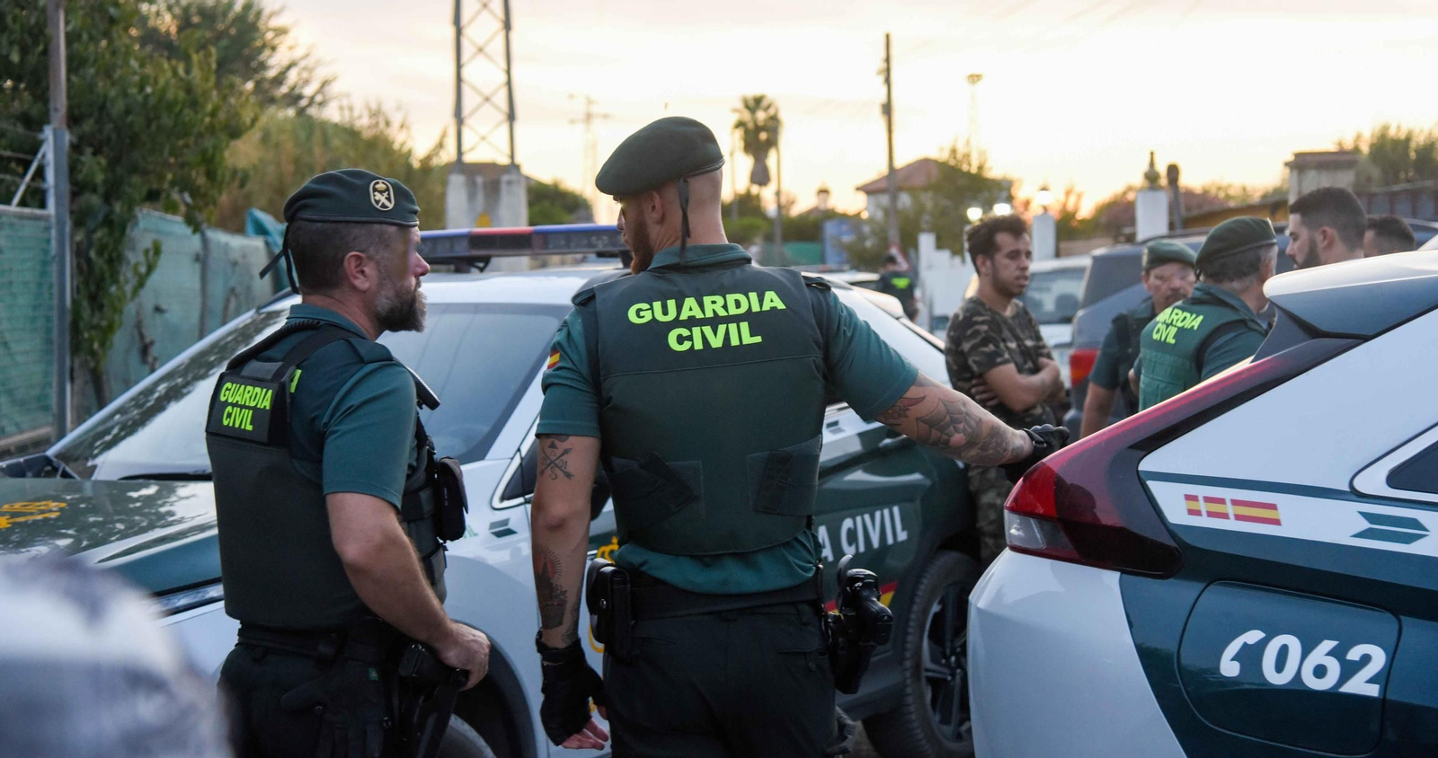 Dos muertos y un herido en un tiroteo en una urbanización de Carmona