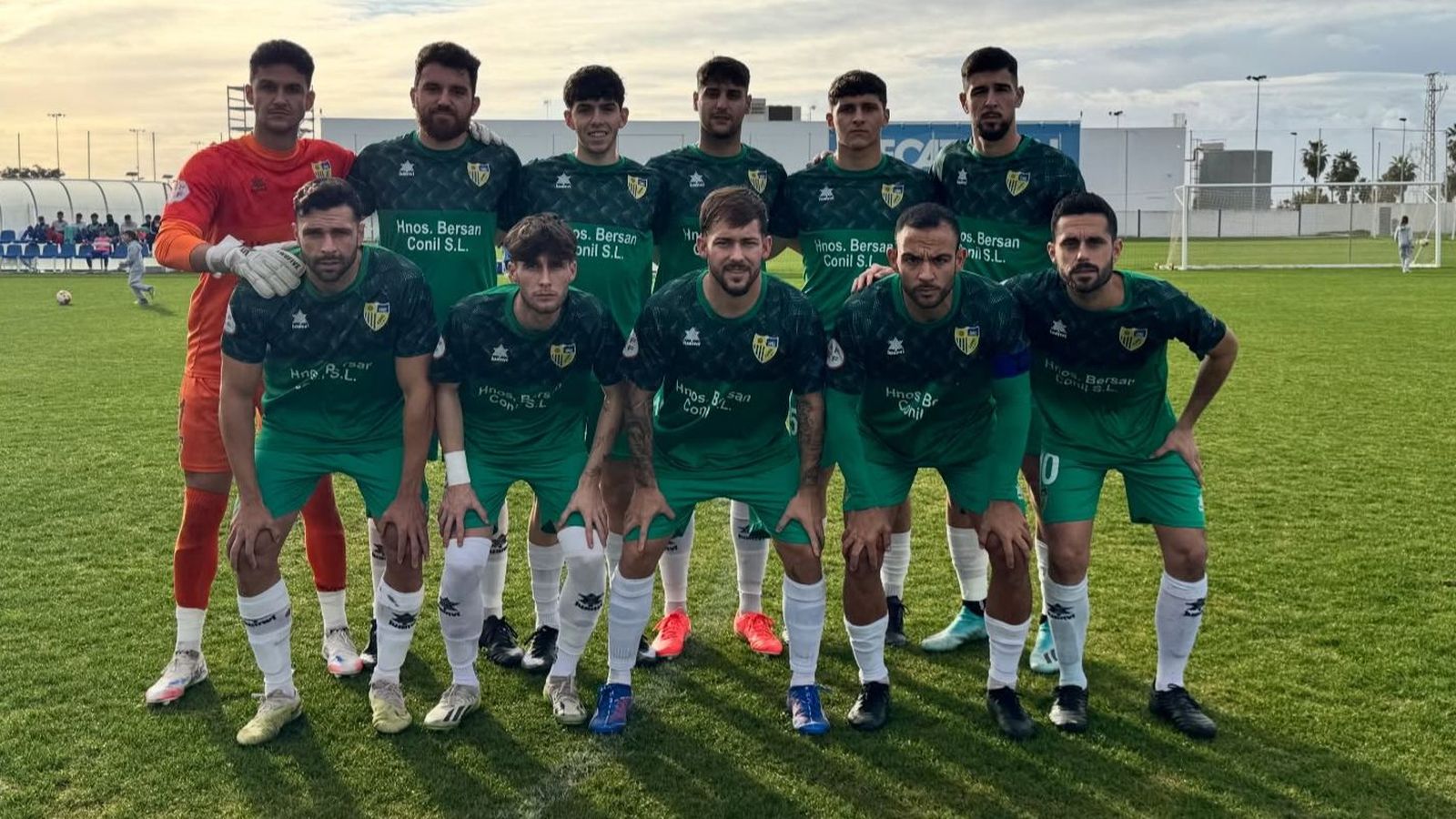 Formación del Conil en su visita al Atlético Onubense