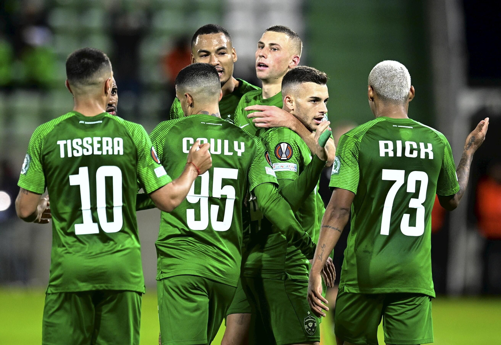 Los jugadores del Ludogorets festejan uno de los goles al HJK en la última jornada de la Europa League.