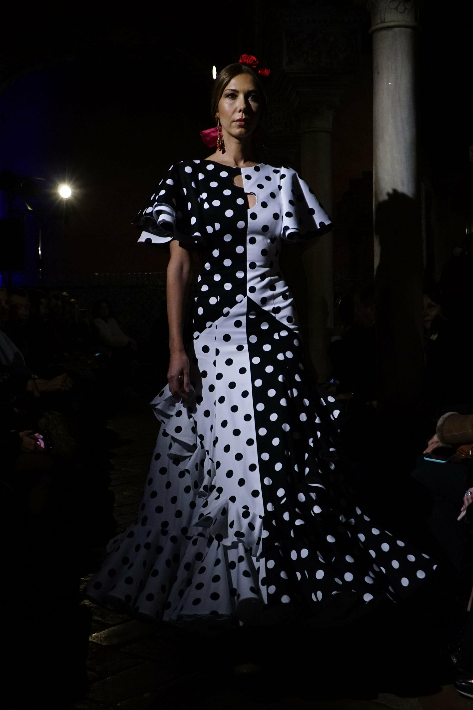 Se abre la temporada de moda flamenca 2020: todas las fotos del desfile de Lina 1960