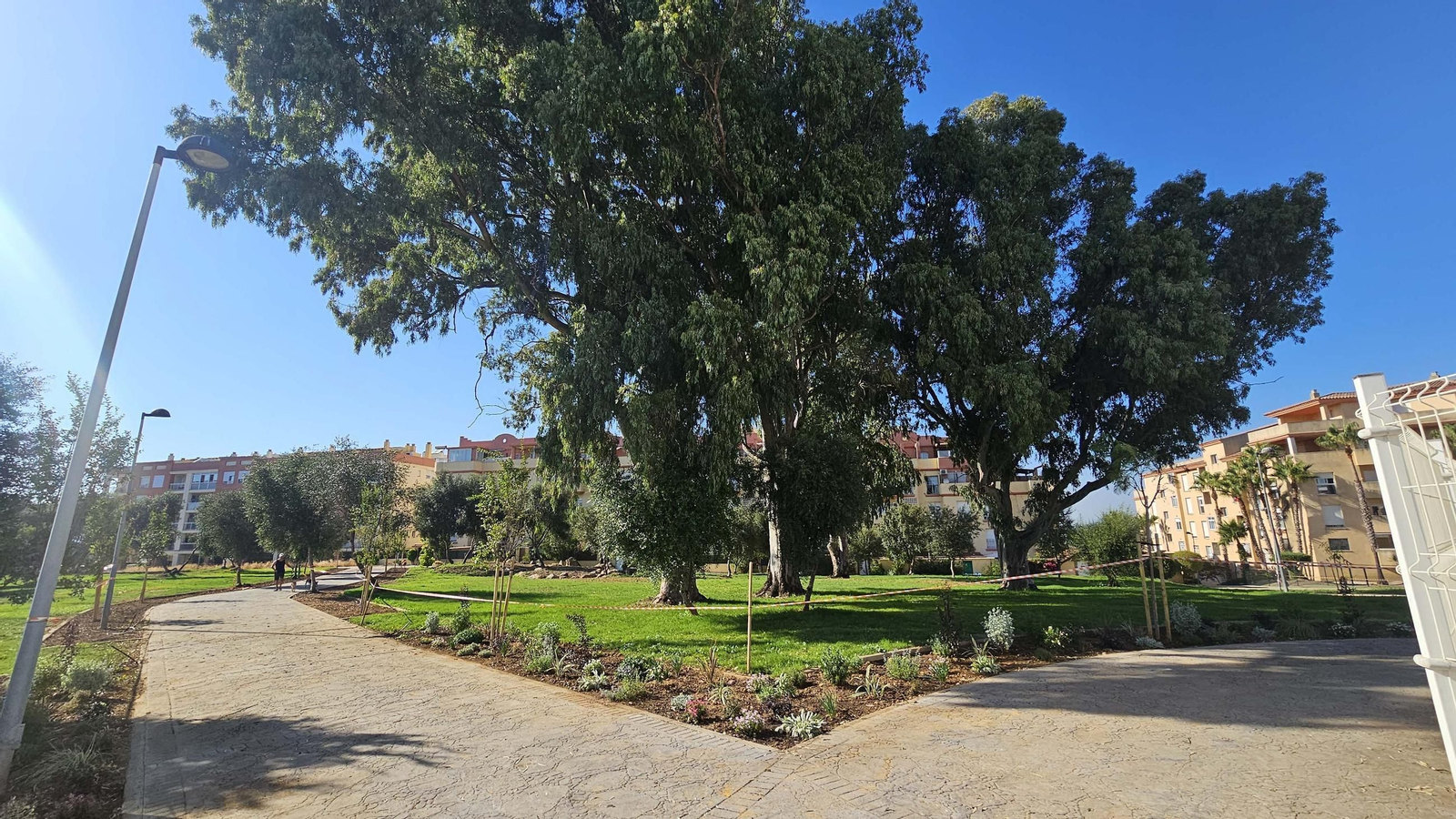 Fotos de los nuevos 12.000 metros cuadrados de zonas verdes de la Ermita, en Algeciras Fotos de los nuevos 12.000 metros cuadrados de zonas verdes de la Ermita, en Algeciras