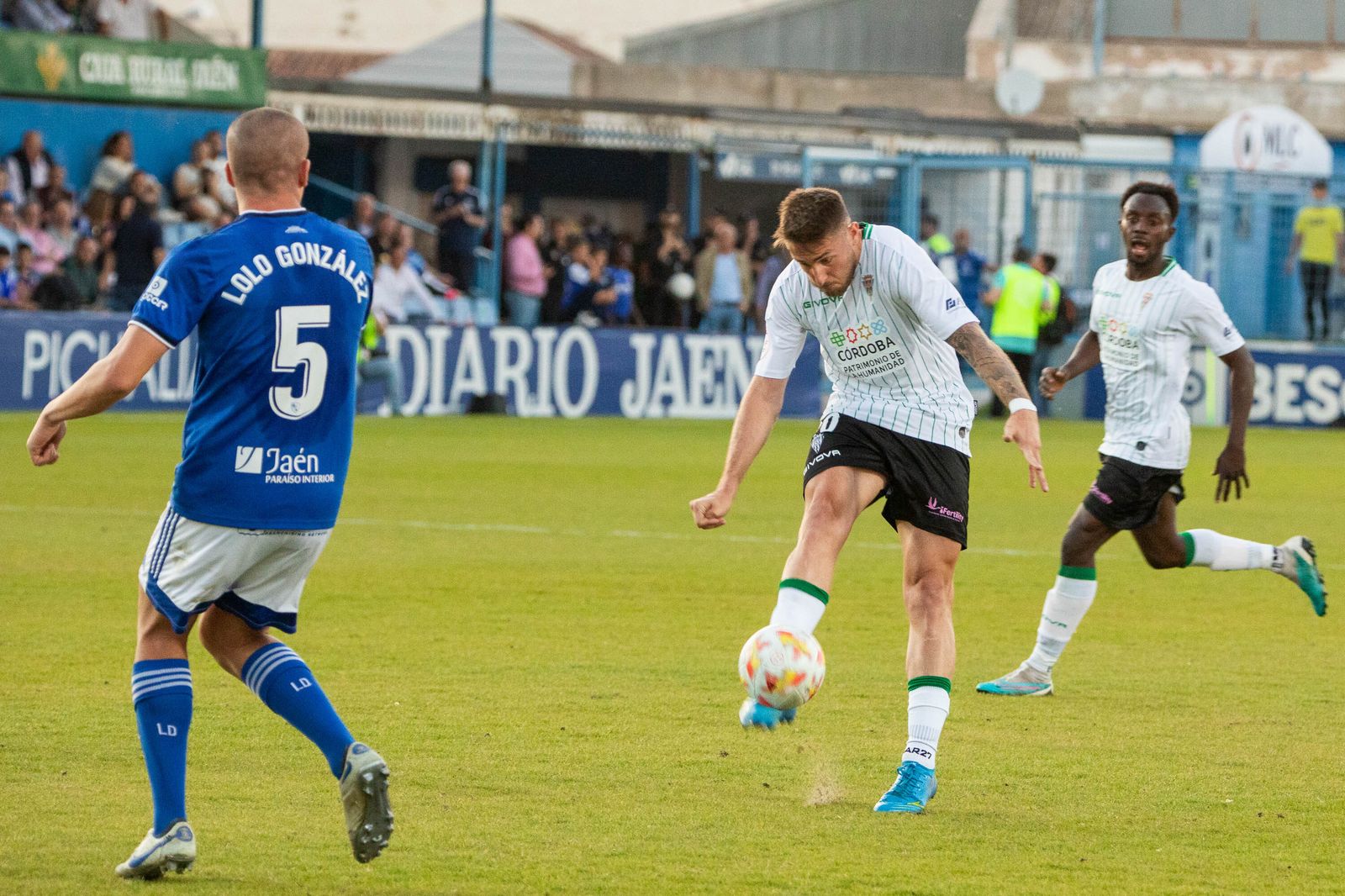 Las imágenes de la afición del Córdoba CF en Linares