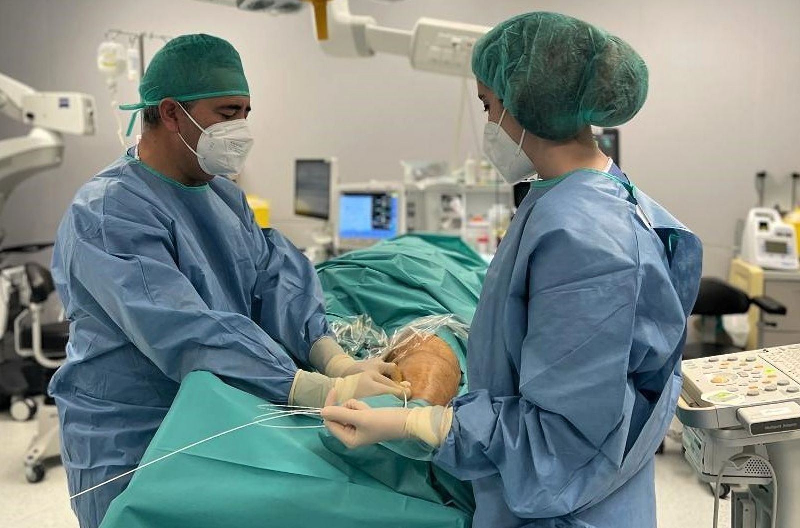 Un momento del procedimiento.