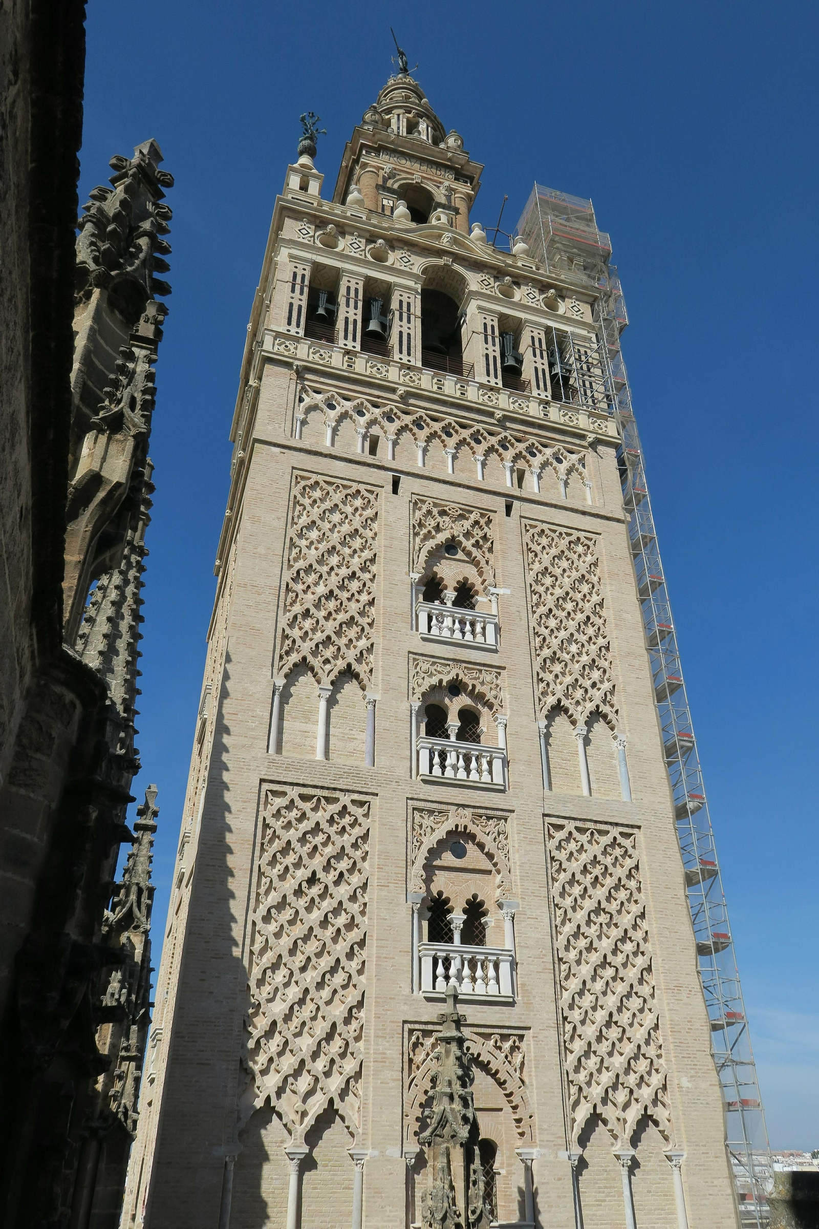 Trabajos de restauración y conservación en la Catedral y la Giralda