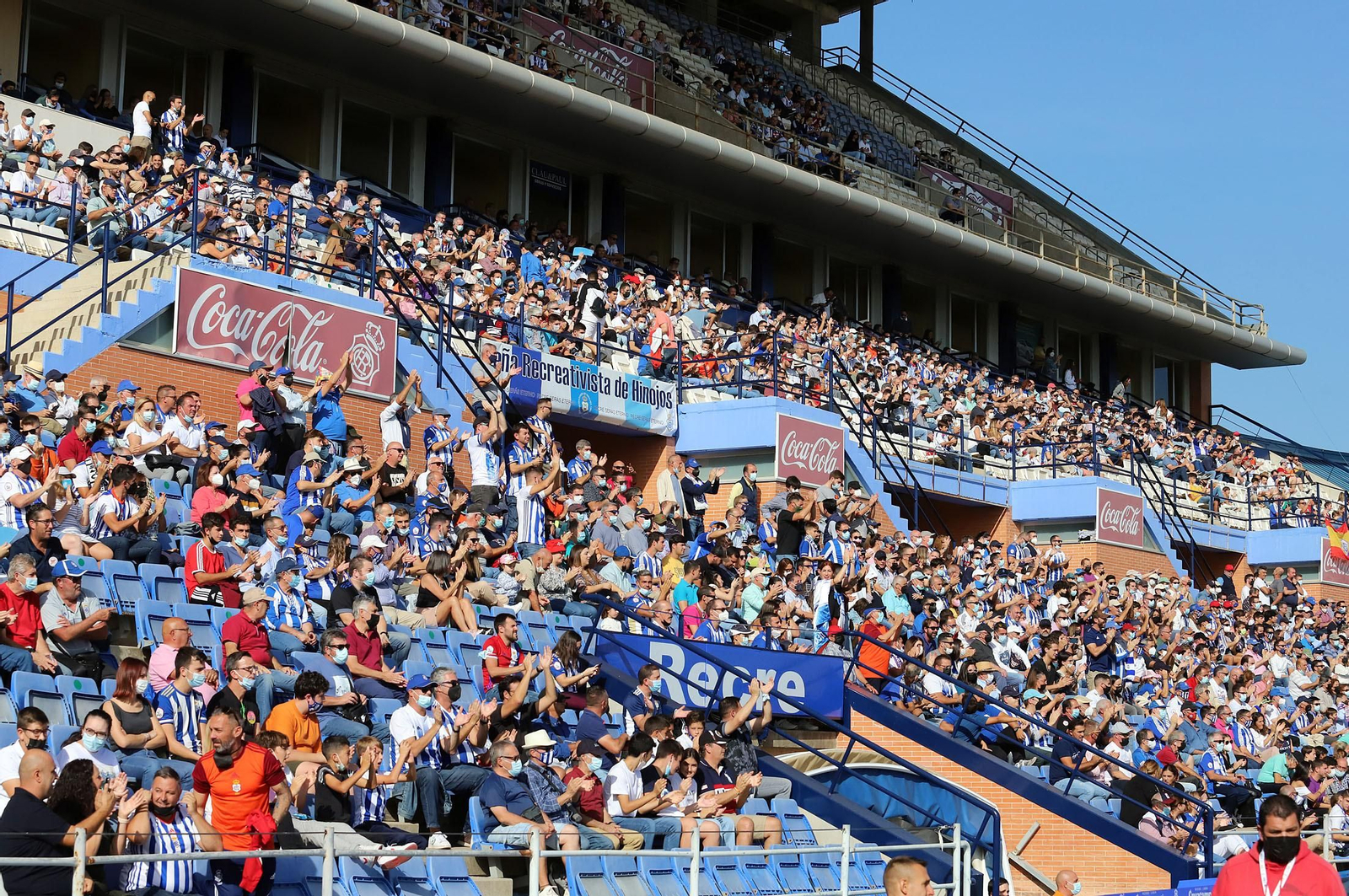 Imágenes de la mejor afición en el Recre-Gerena