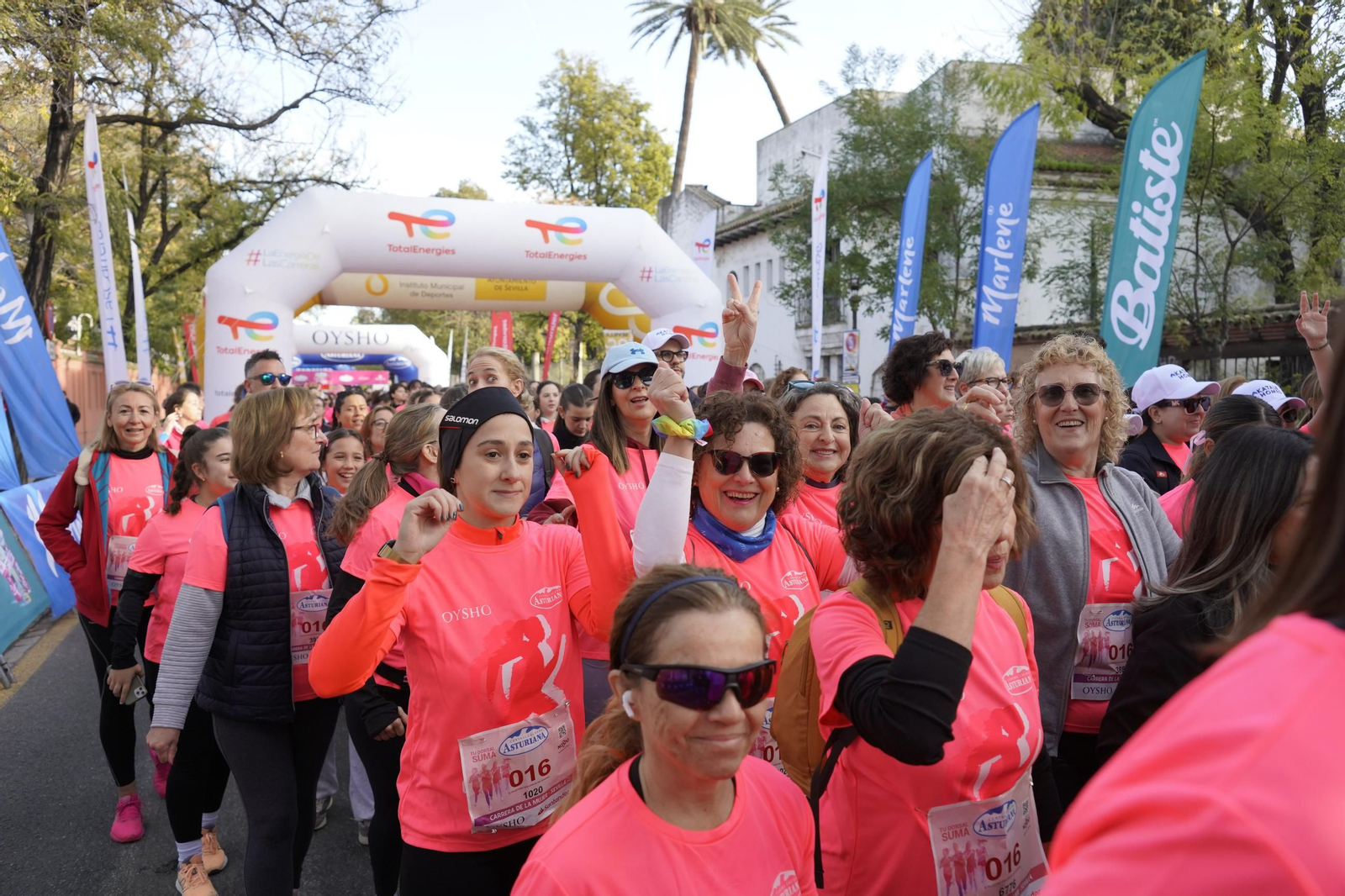 Búscate en las fotos de la Carrera de la Mujer de Sevilla