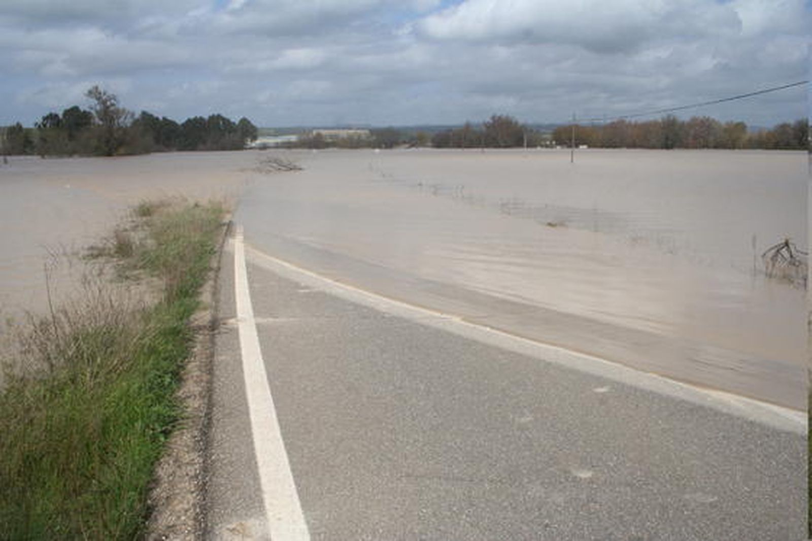 Las imágenes de las inundaciones en la provincia según los lectores del eldiadecórdoba.es. / Jerónimo Cabanillas López