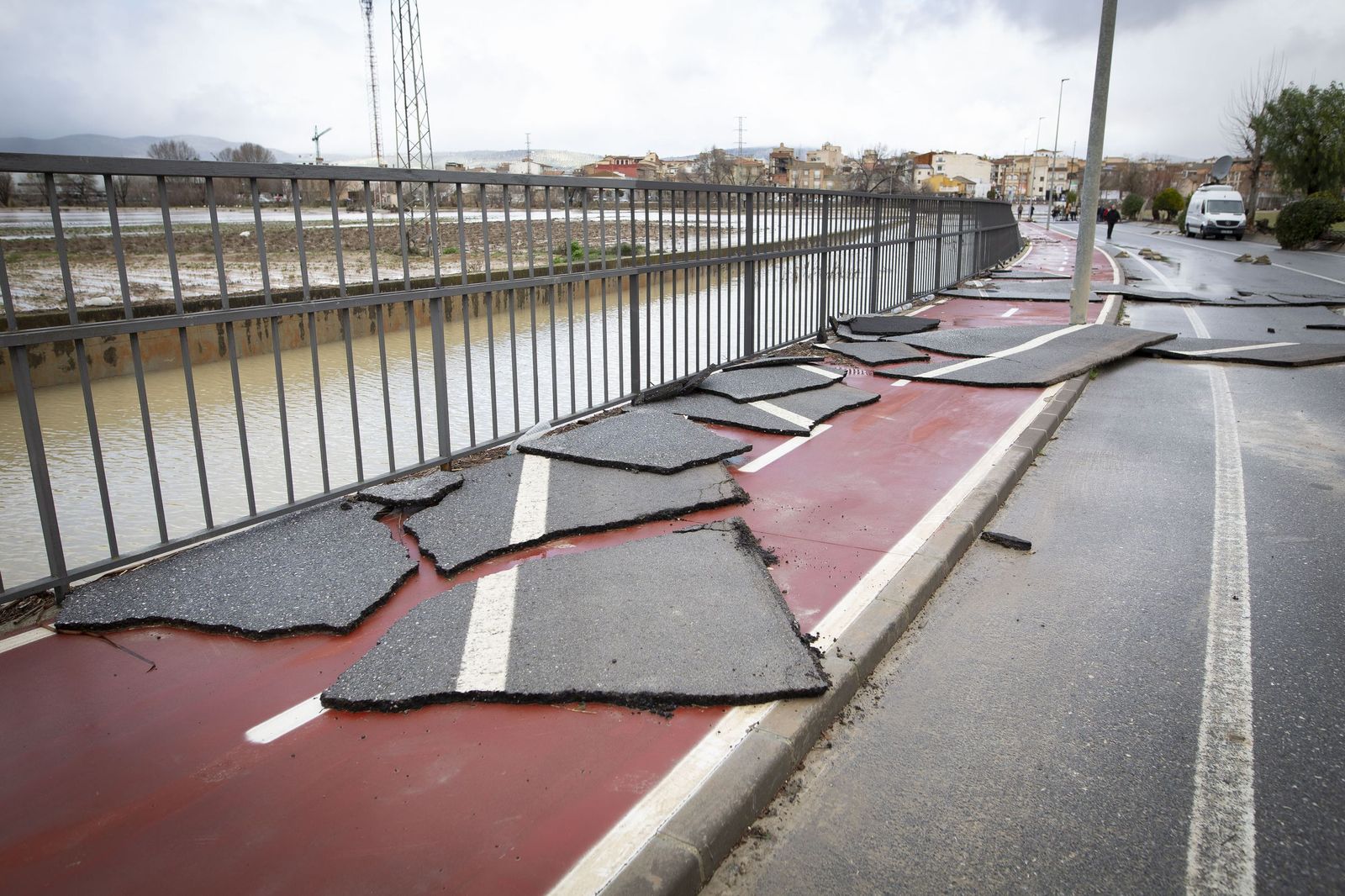 Fotos: Pedro Sánchez visita Huétor Tájar para comprobar los daños de la borrasca Leonardo