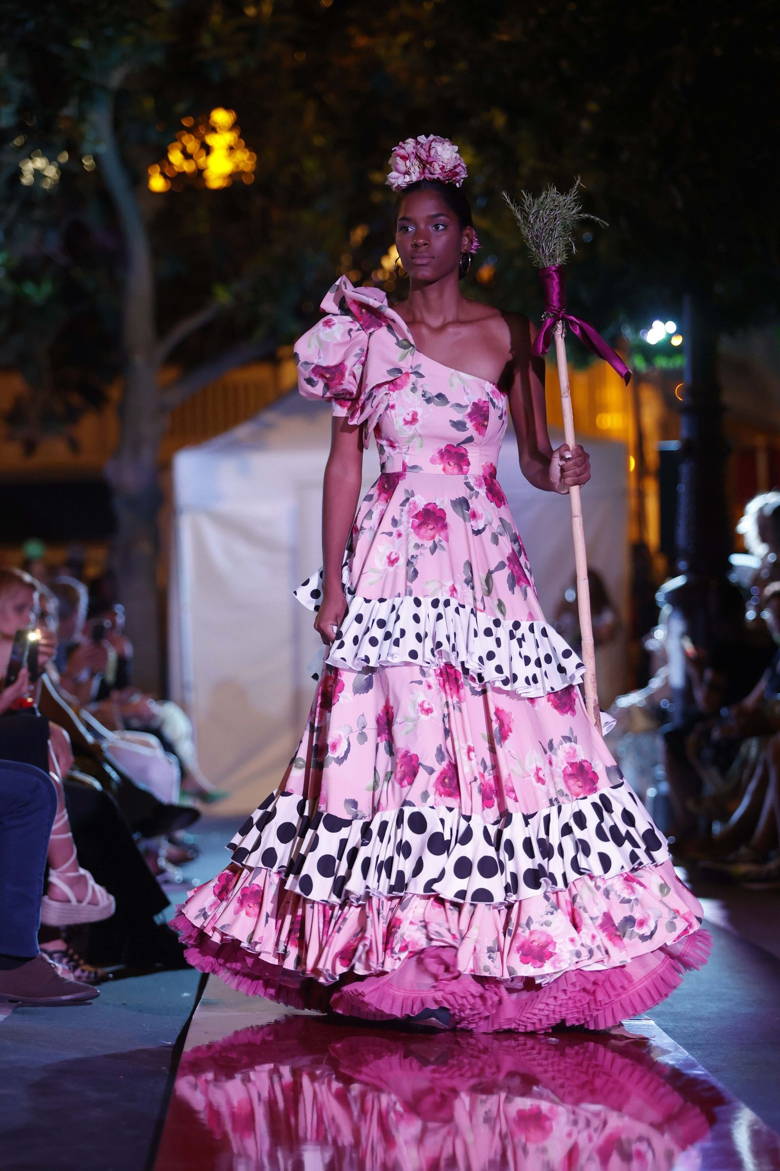 Las imágenes del Desfile de Jóvenes Diseñadores en la Plaza de la Magdalena