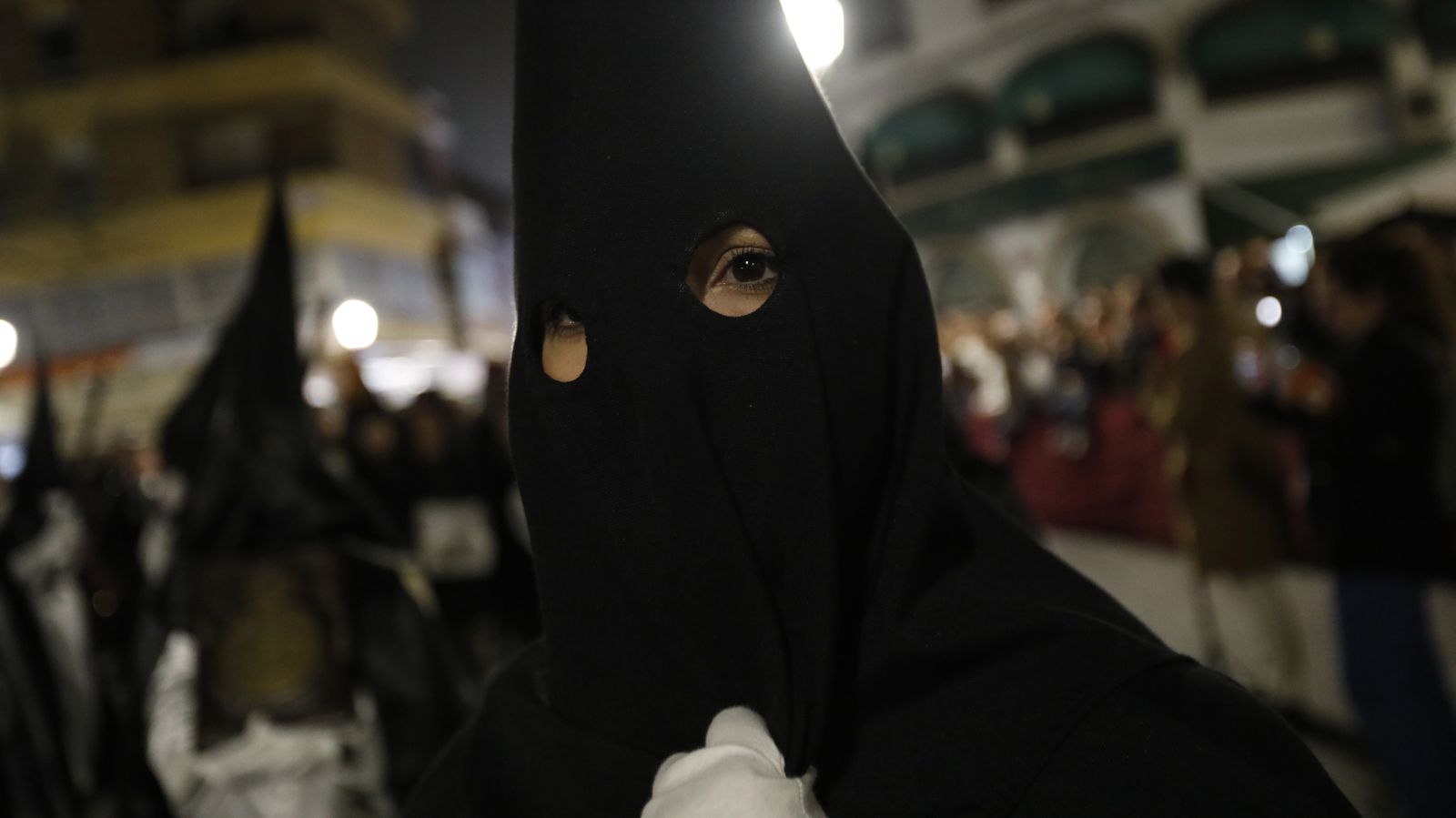 Fotos del Jueves Santo en La Línea: Perdón y la Salud, Gran Poder y Angustias